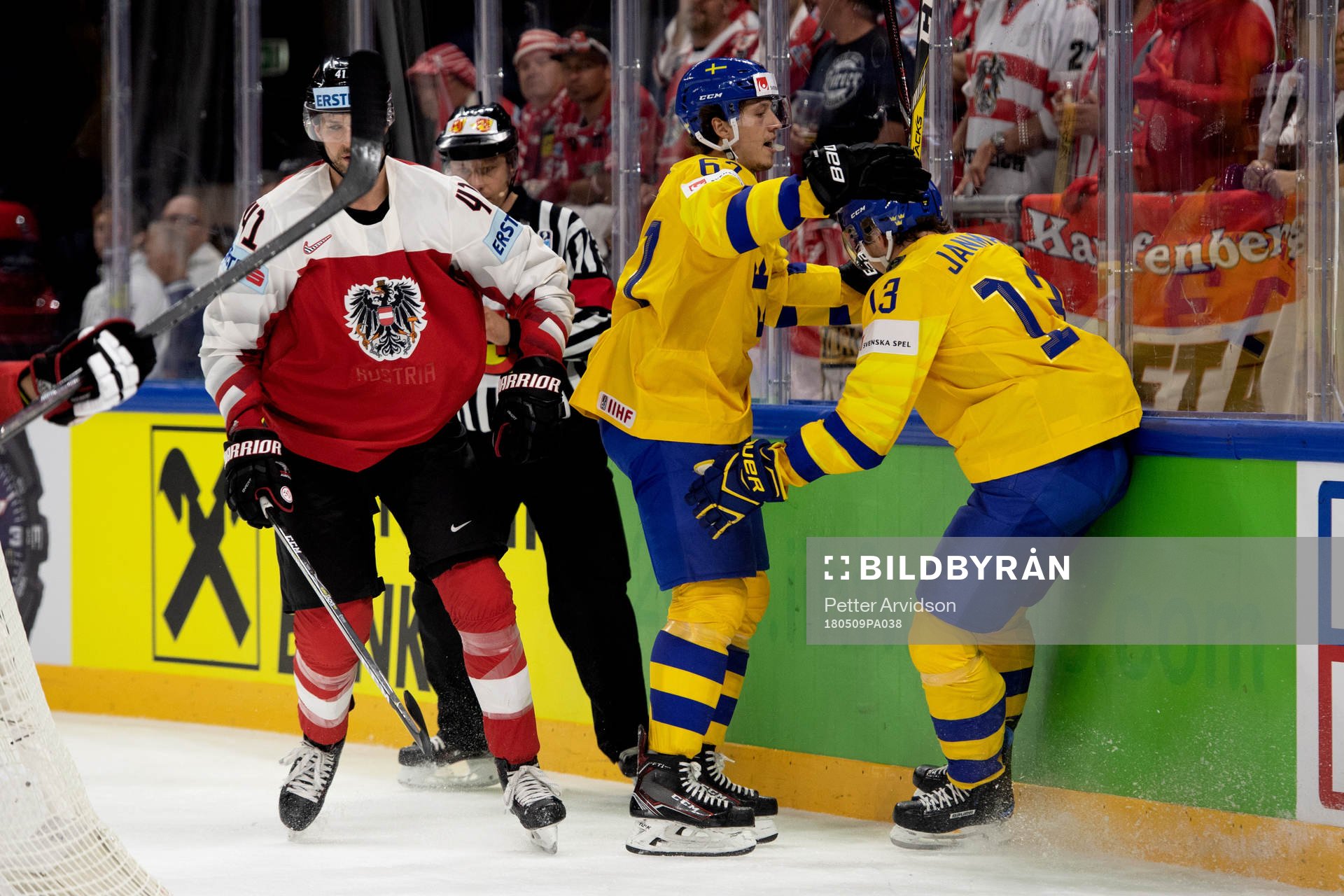 Sveriges Mattias Janmark jublar med Rickard Rakell