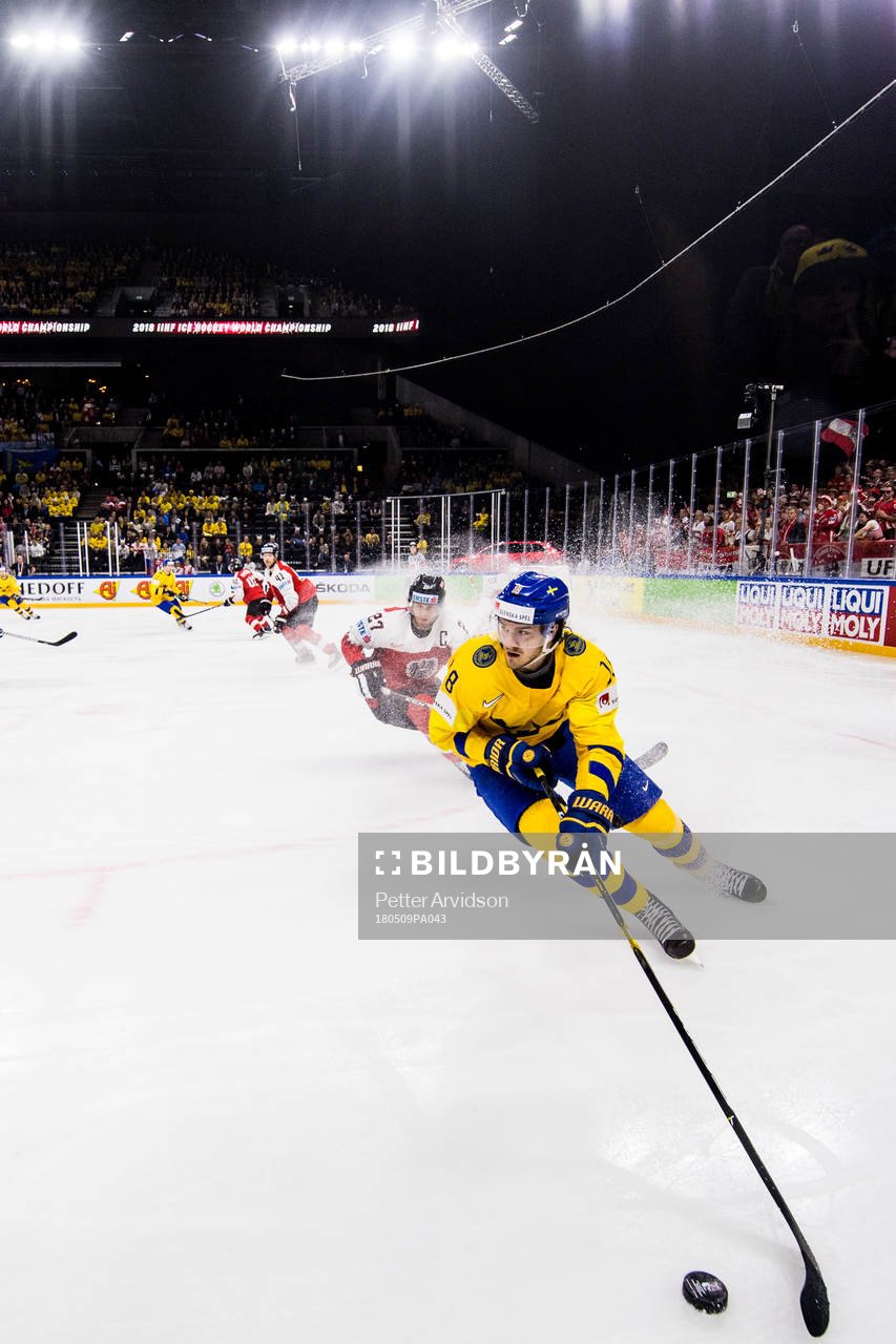 Sveriges Dennis Everberg jagad av Österrikes Thomas