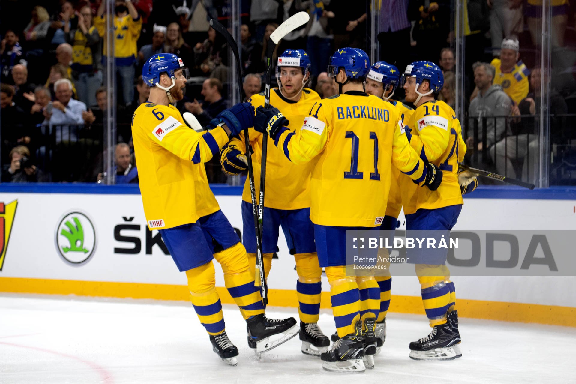 Sveriges Gustav Nyquist jublar med lagkamrater