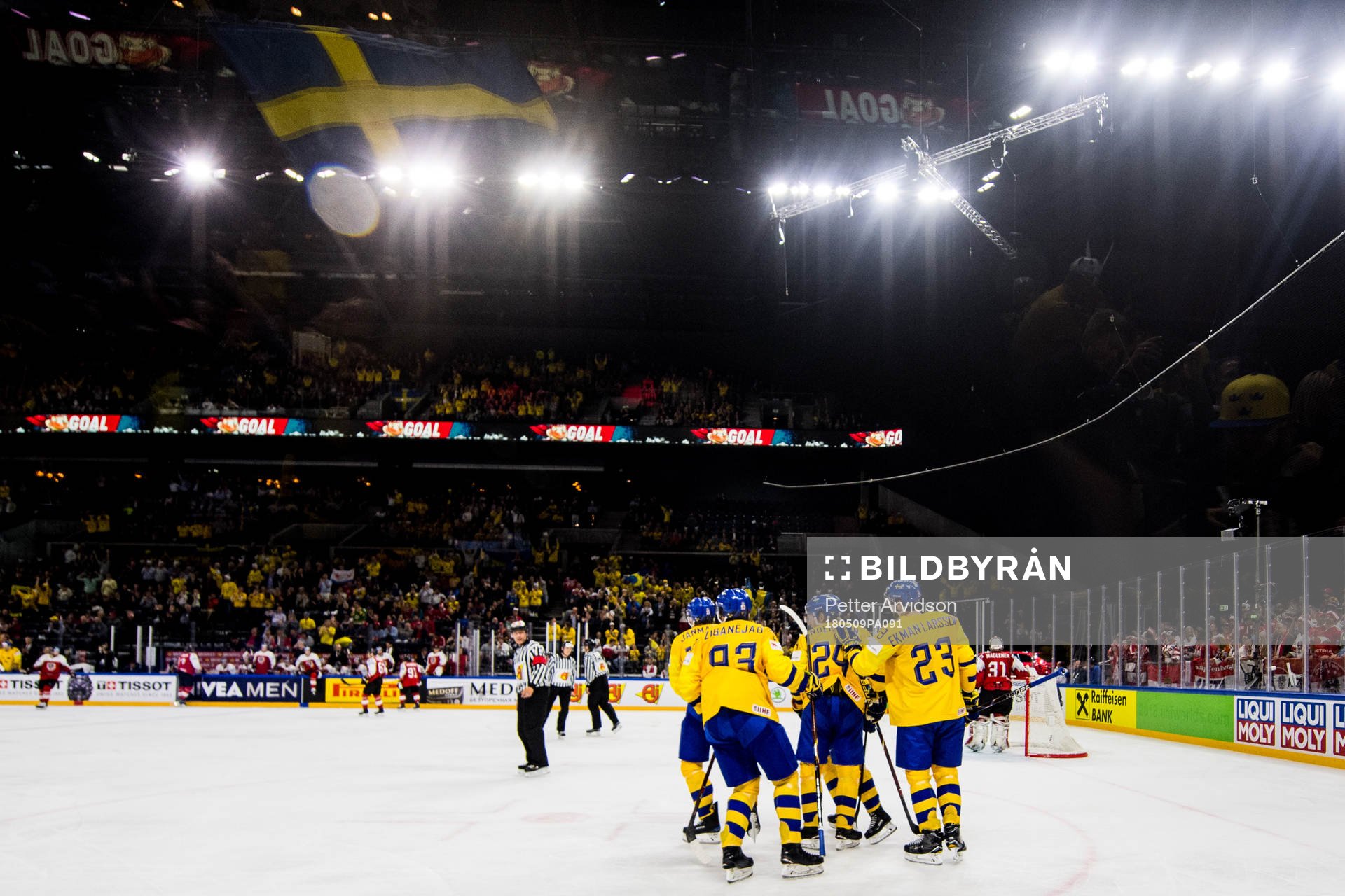 Sveriges spelare jublar