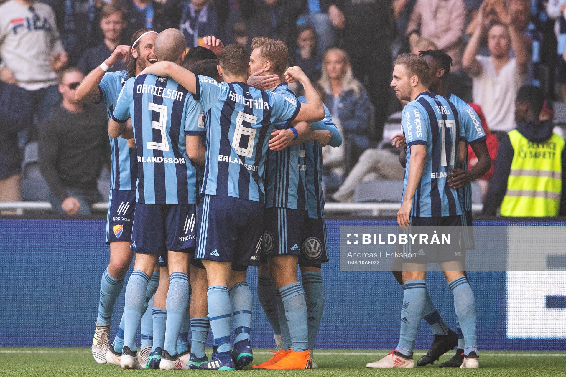 Djurgårdens Marcus Danielson och Jesper Karlström jublar