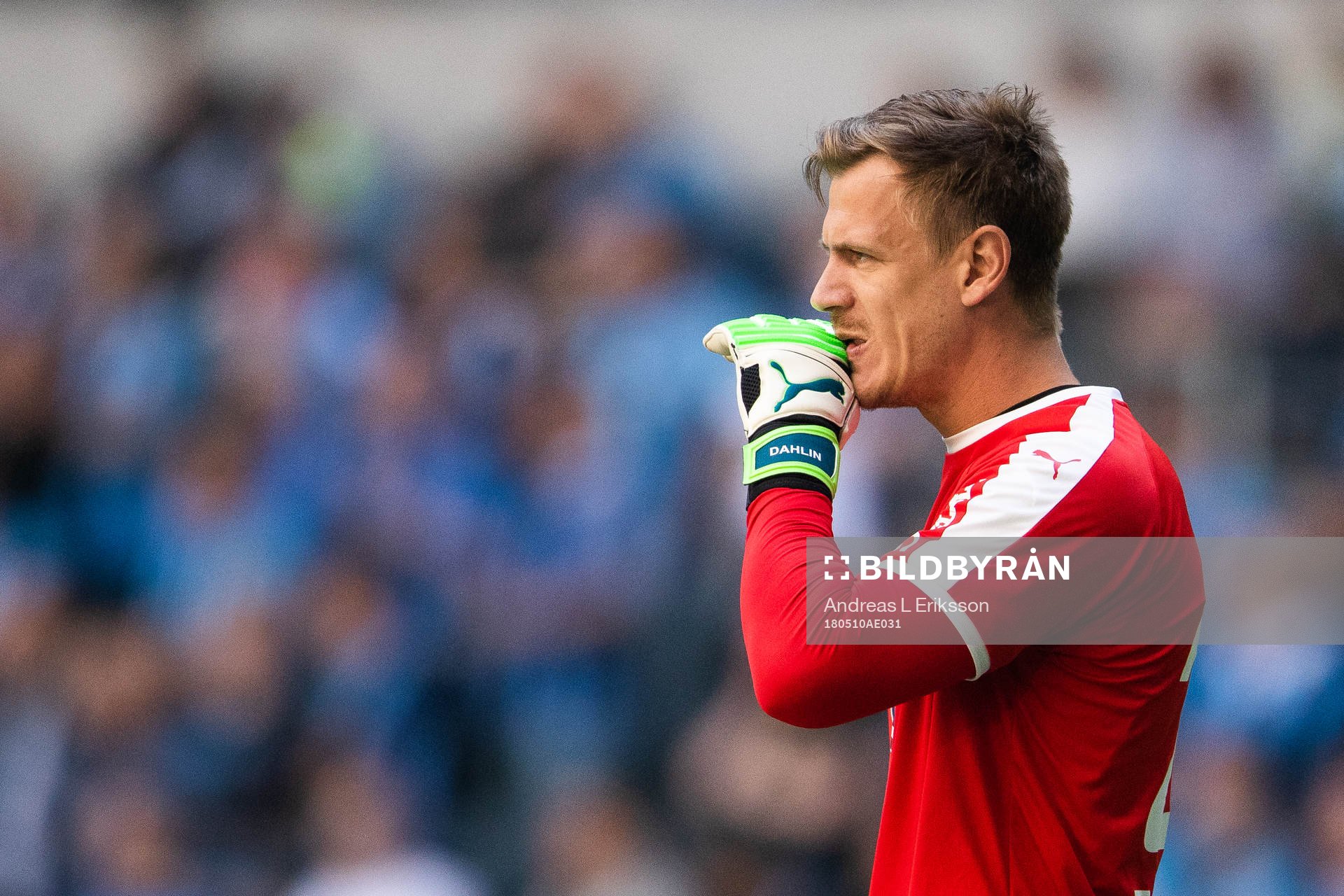 Malmö FFs målvakt Johan Dahlin deppar