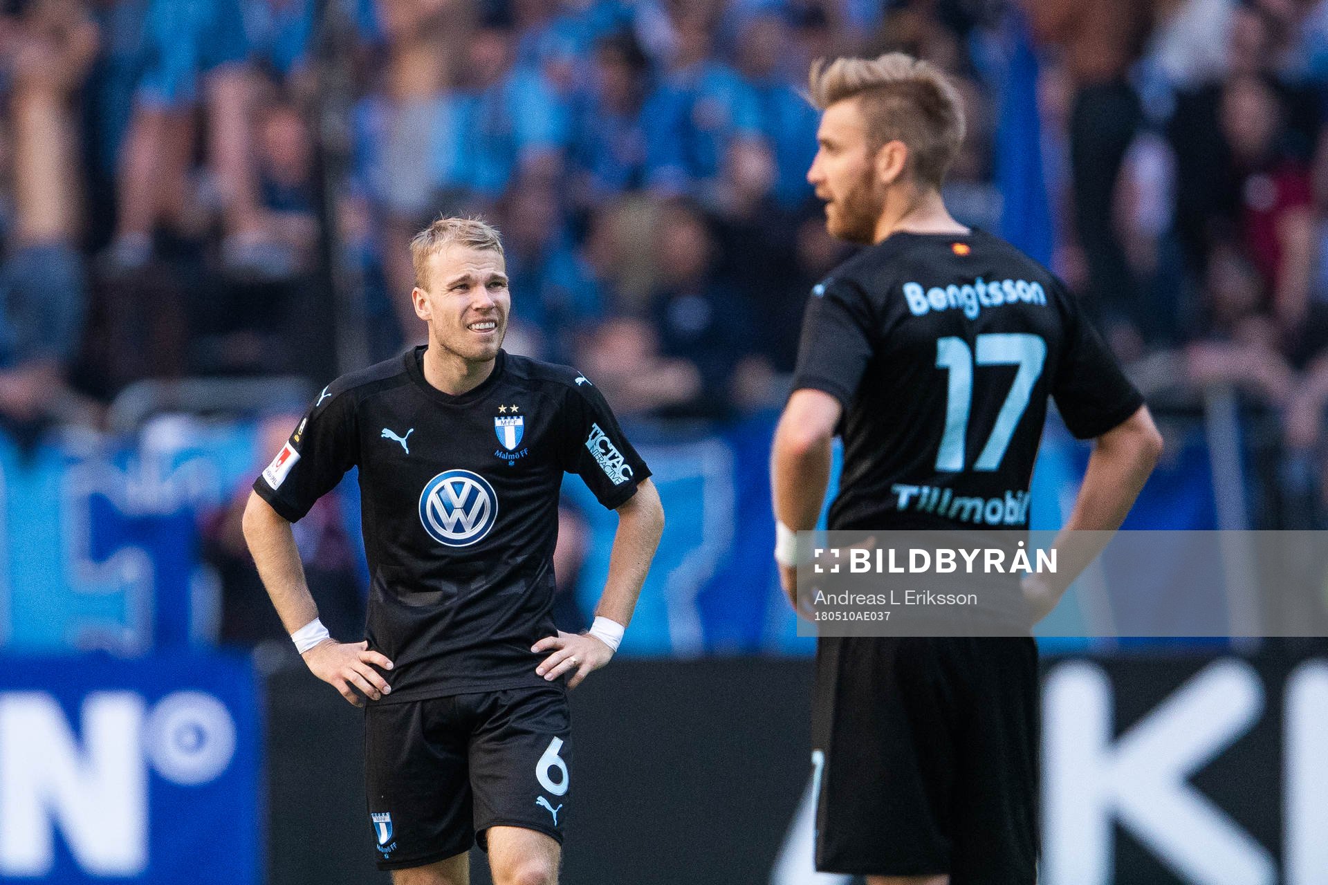 Malmö FFs Oscar Lewicki och Rasmus Bengtsson deppar