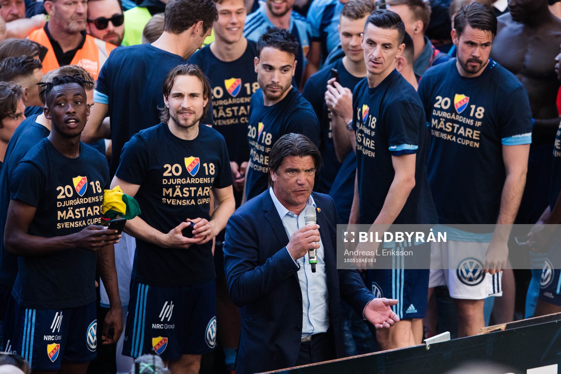 Djurgårdens sportchef Bo Andersson talar till publiken