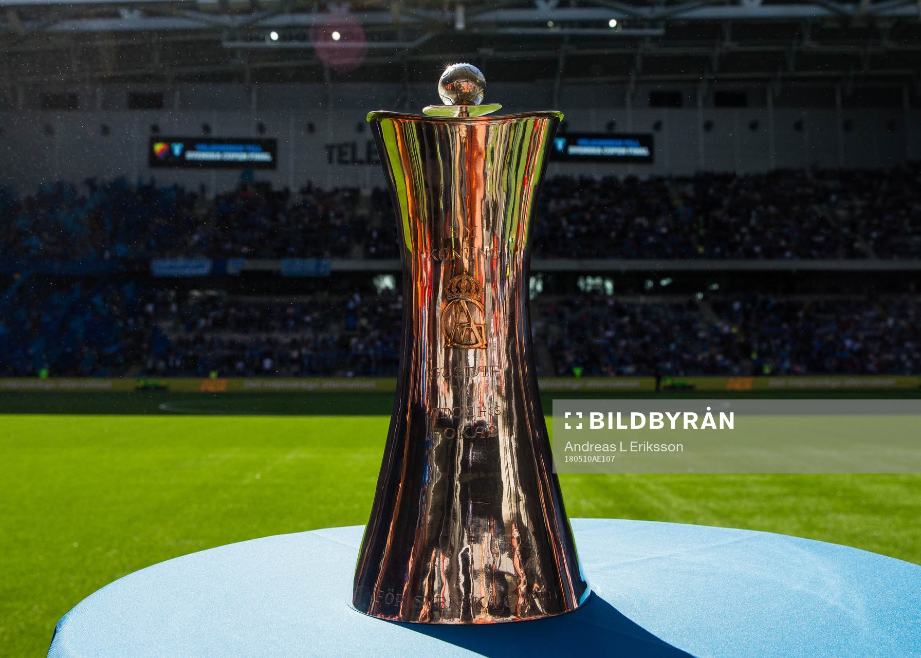 HM Konung Gustaf VI Adolfs Pokal innan finalen i Svenska