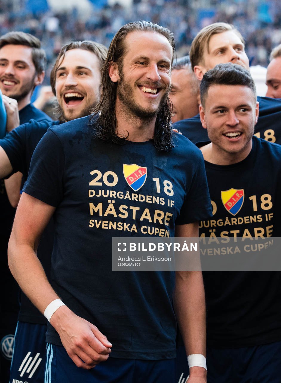 Djurgårdens Jonas Olsson och Kerim Mrabti jublar