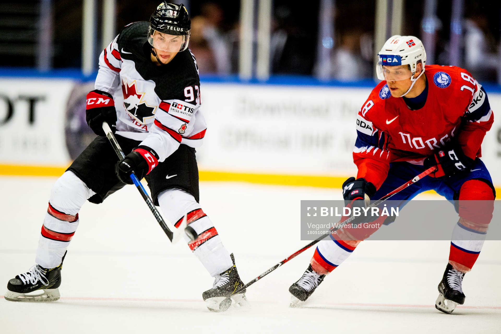 Ryan Nugent-Hopkins of Canada and Tobias Lindström of