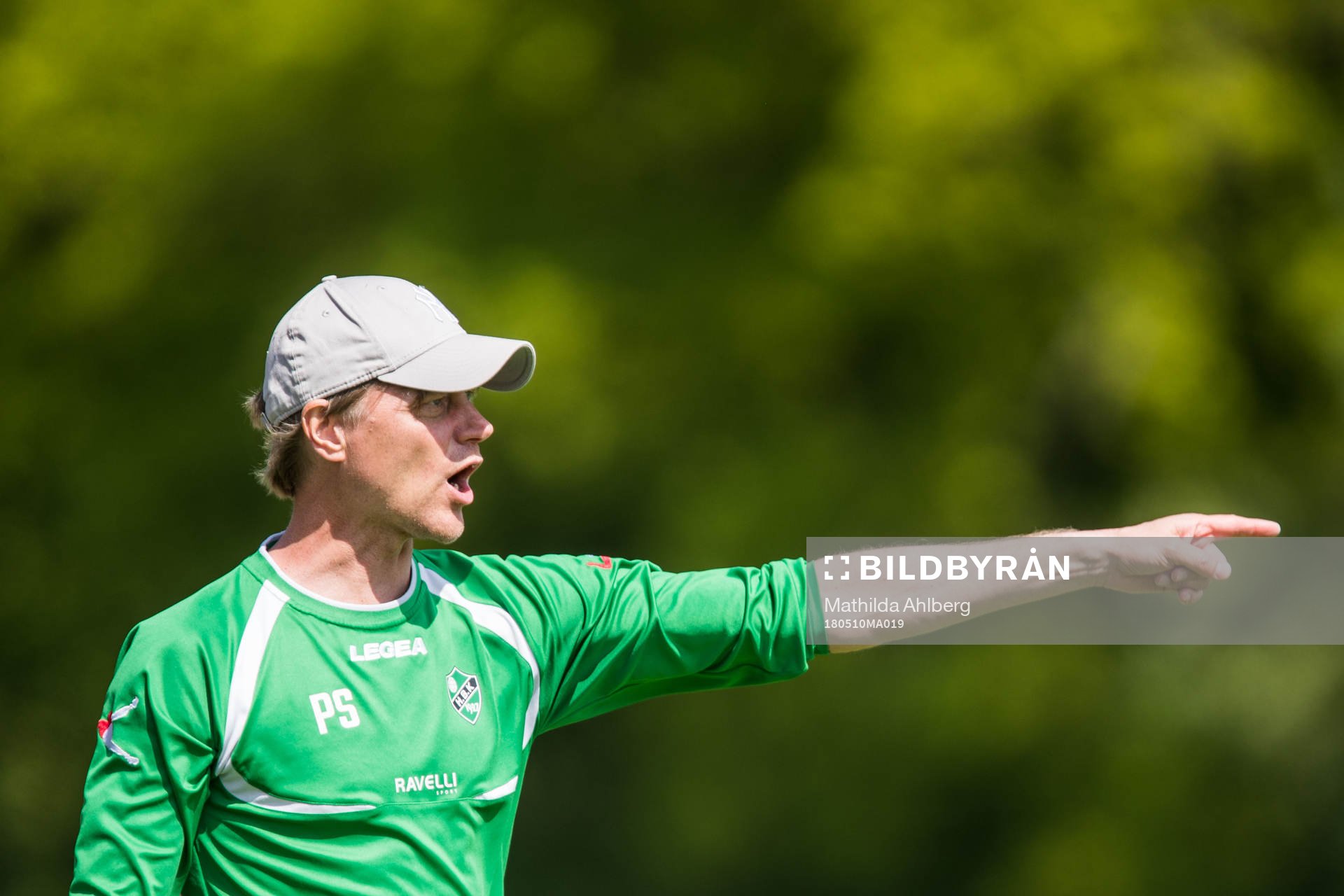  Högaborgs tränare Patrik Sundström under fotbollsmatchen i Division 2 mellan Hittarp och Högaborg den 10 maj 2018 i Helsingborg.