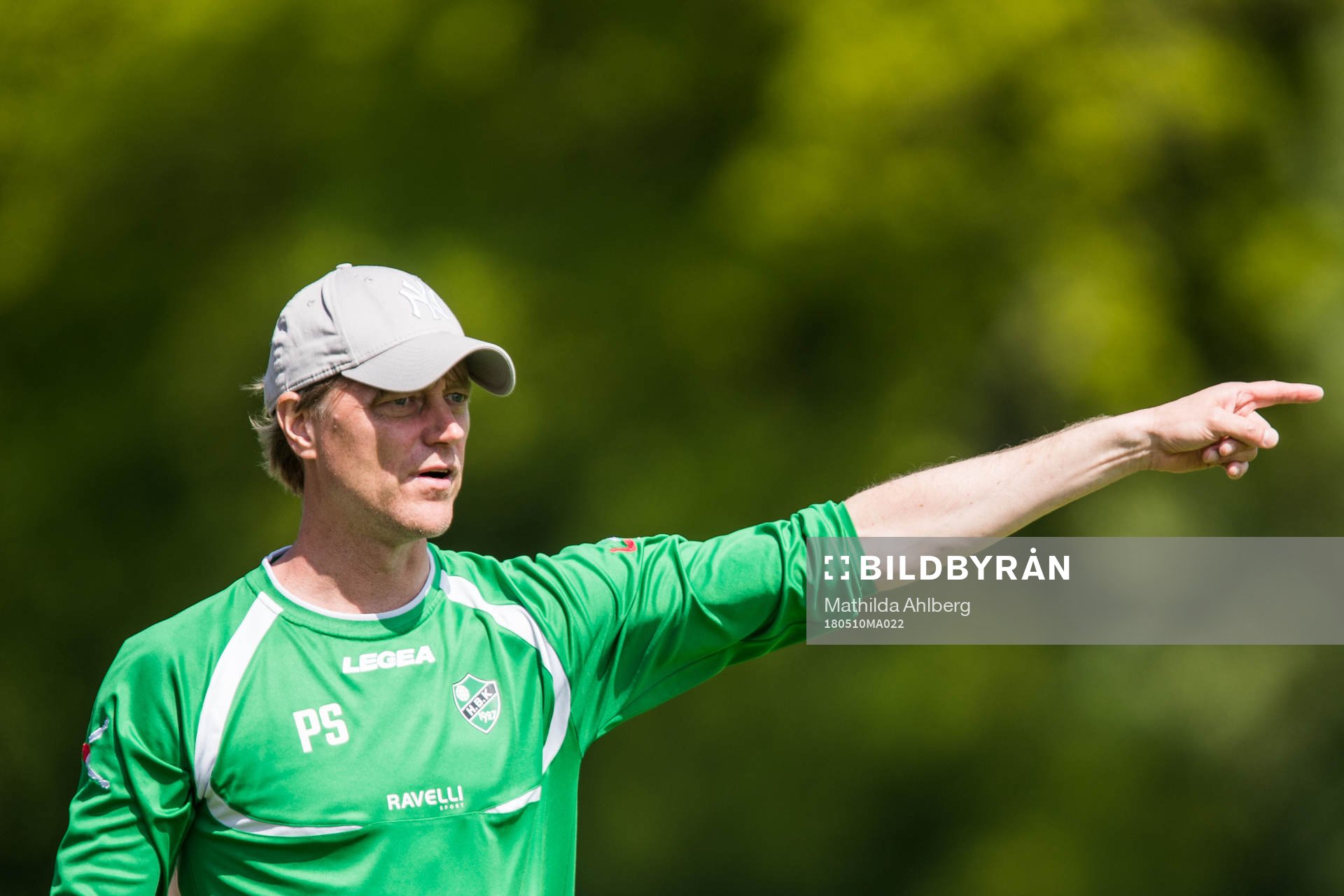  Högaborgs tränare Patrik Sundström under fotbollsmatchen i Division 2 mellan Hittarp och Högaborg den 10 maj 2018 i Helsingborg.