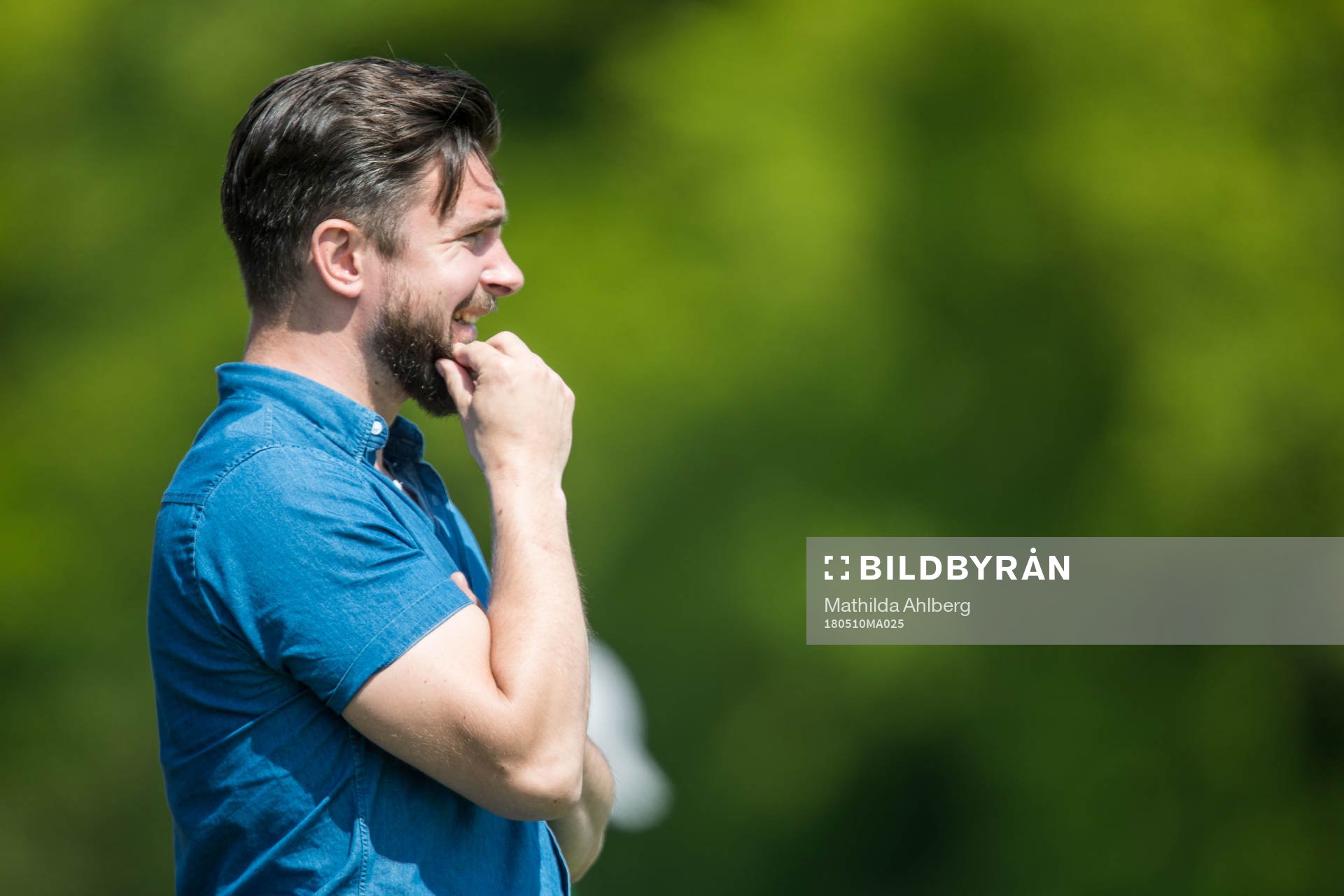 Hittarps tränare Robin Staaf  under fotbollsmatchen i Division 2 mellan Hittarp och Högaborg den 10 maj 2018 i Helsingborg.