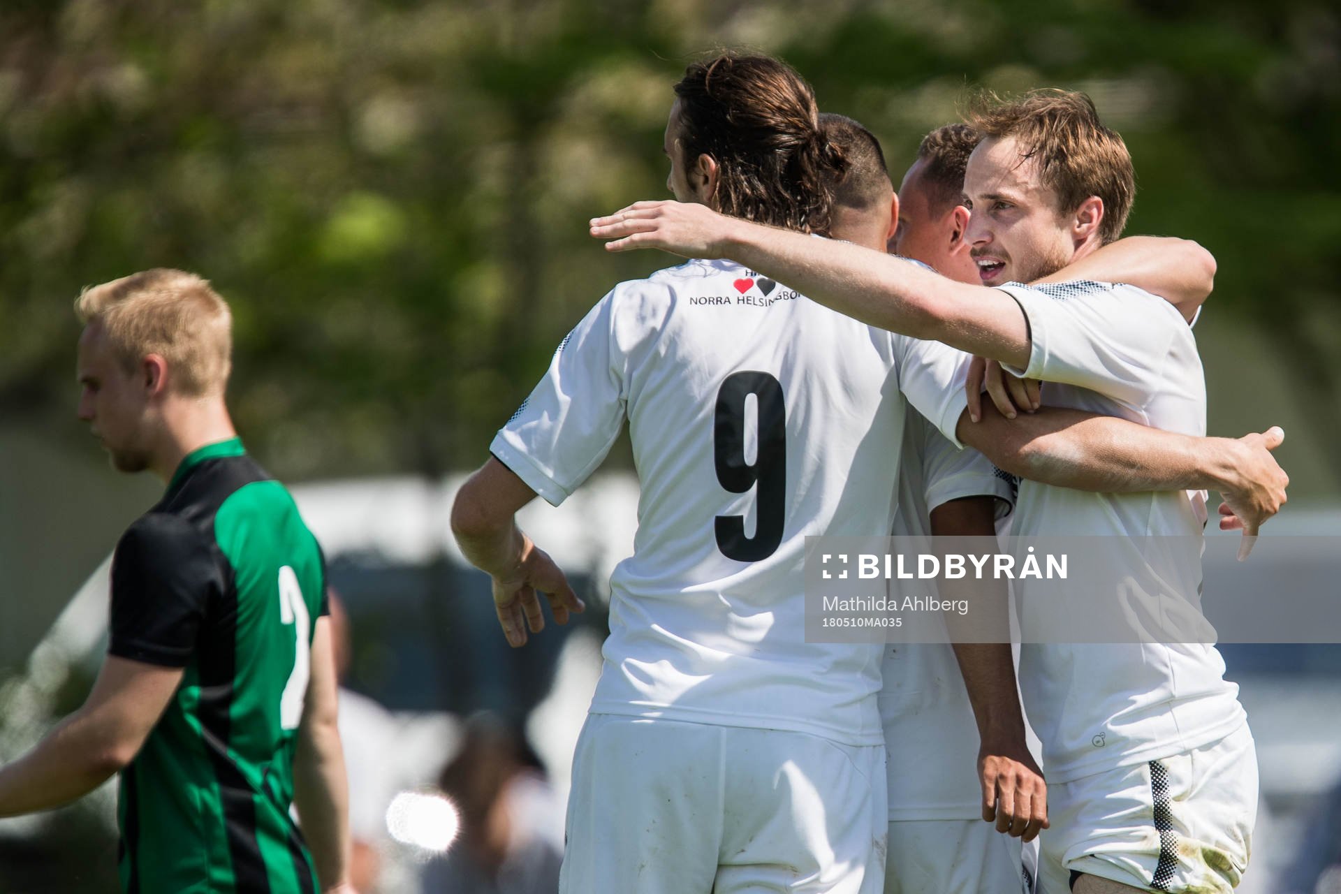 Hittarps Andre Kopfinger jublar tillsammans med lagkamrater under fotbollsmatchen i Division 2 mellan Hittarp och Högaborg den 10 maj 2018 i Helsingborg.