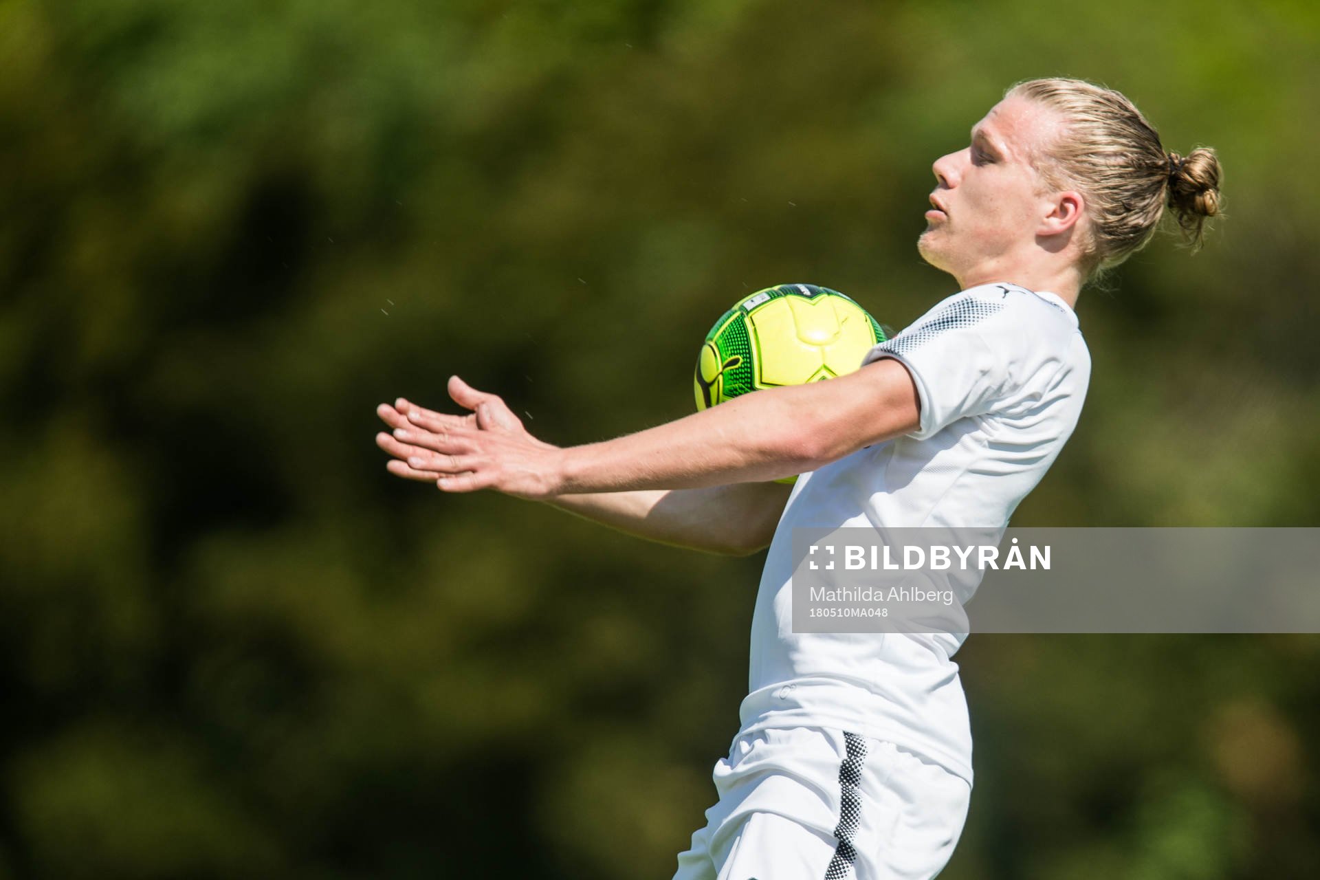 Hittarps Jonathan Olsson under fotbollsmatchen i Division 2 mellan Hittarp och Högaborg den 10 maj 2018 i Helsingborg.
