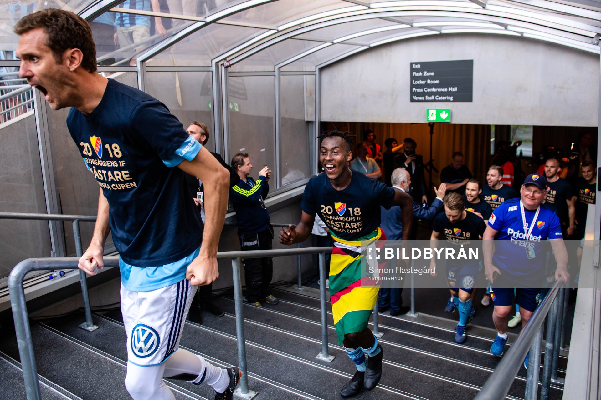 Djurgårdens målvakt Andreas Isaksson och Philana