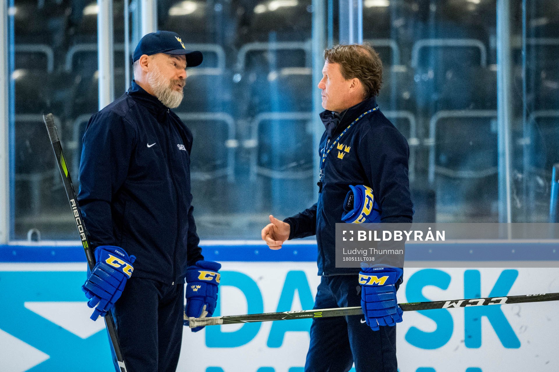 Förbundskapten Rikard Grönborg och assisterande tränare