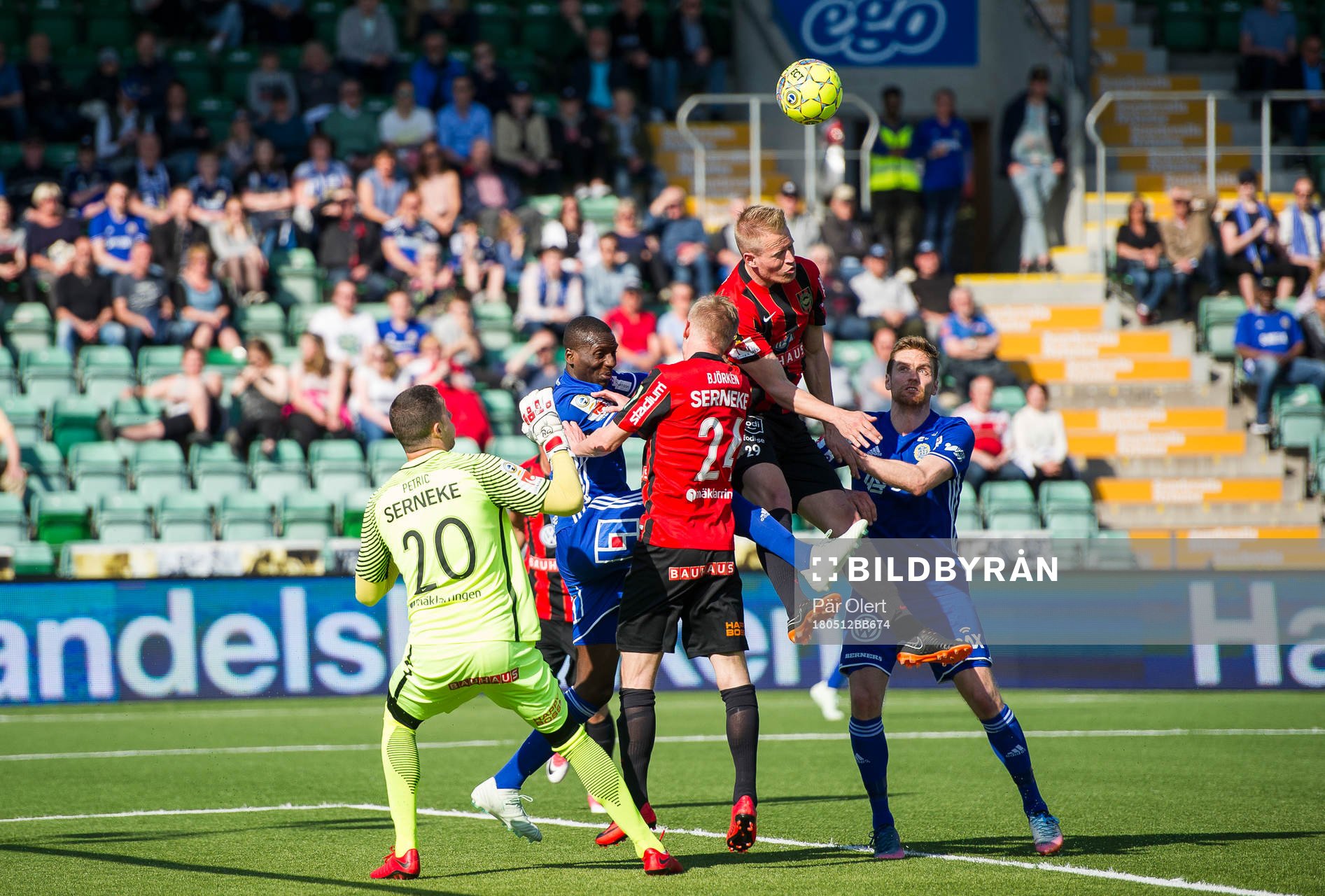nickduell framför Brommapojkarnas mål