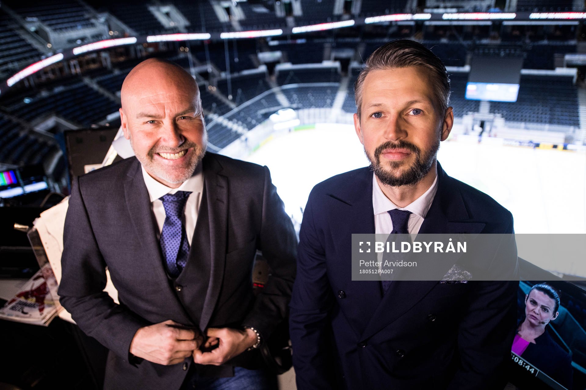 Viasats kommentator Niklas Holmgren och expertkommentator