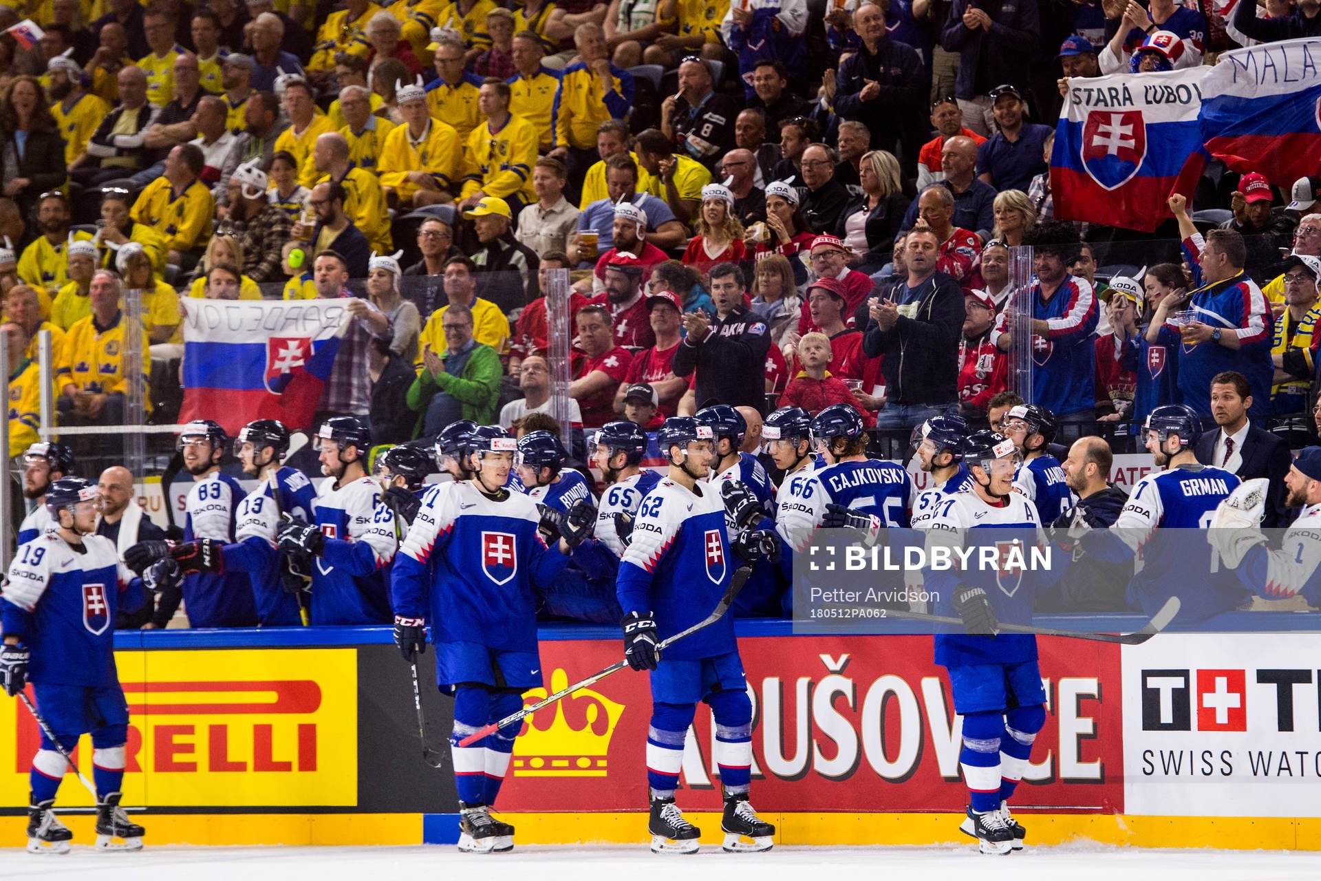 Slovakiens Ladislav Nagy jublar med båset