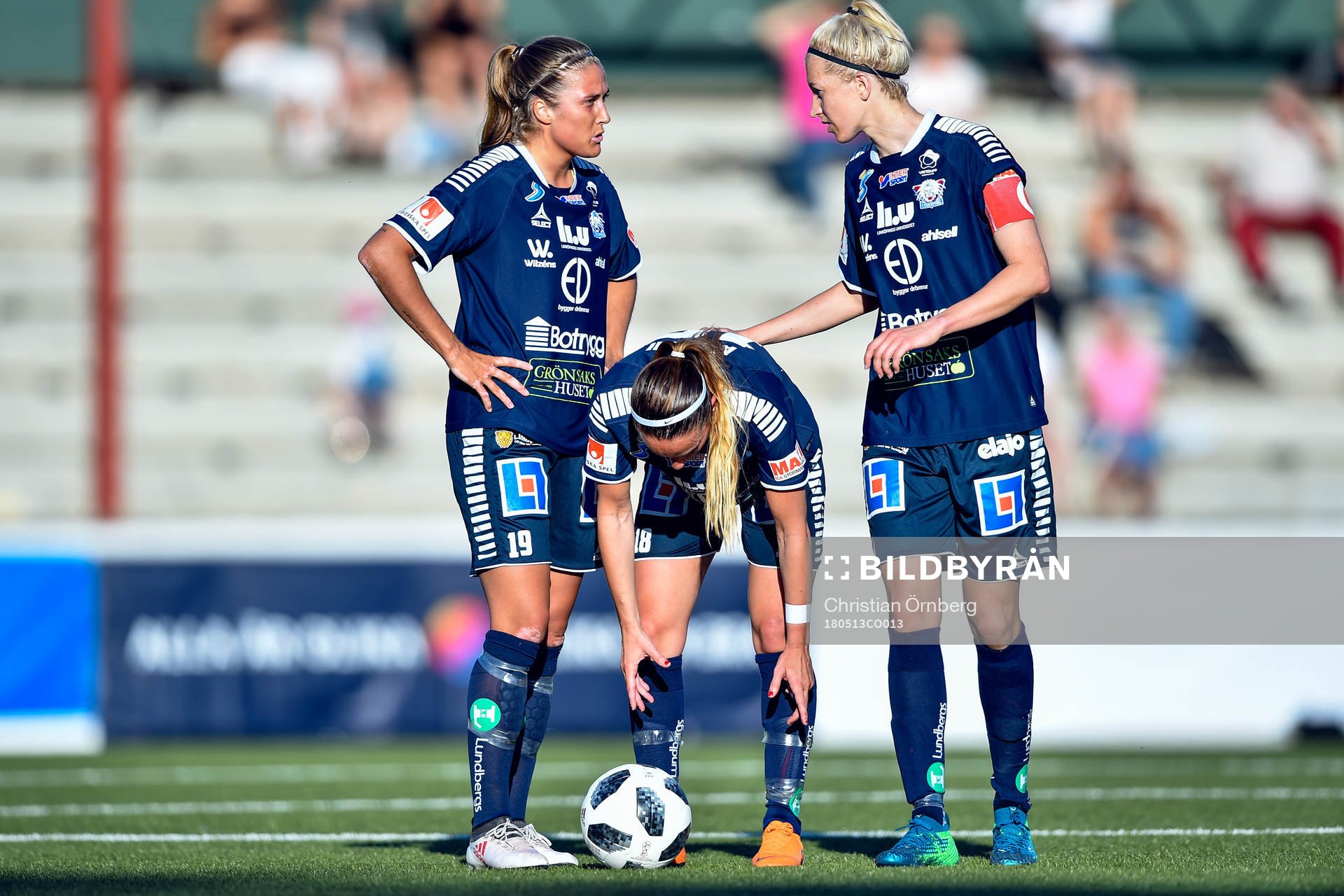 Linköpings Filippa Angeldal , Kosovare Asllani och Janni