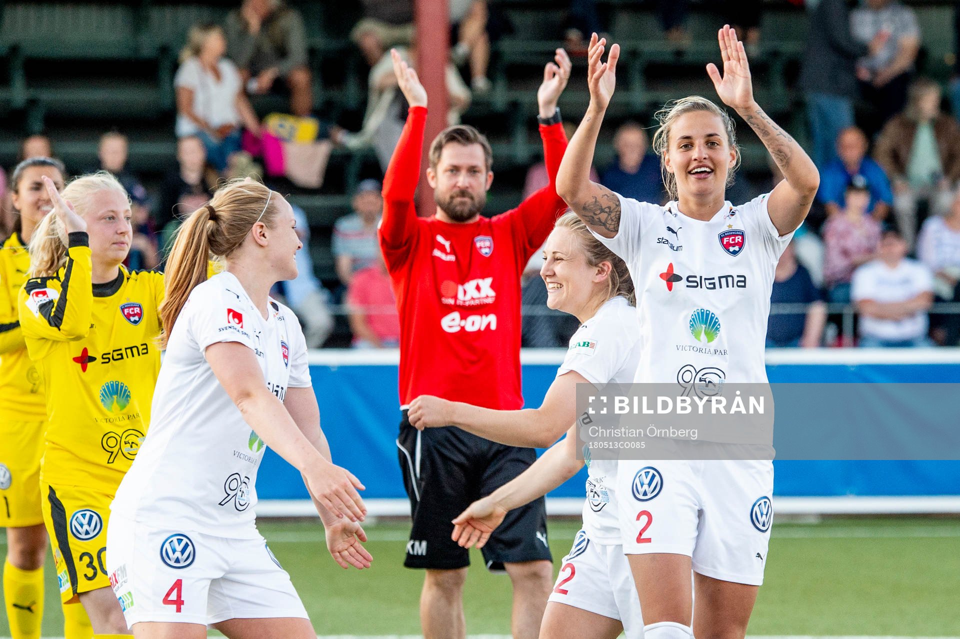Rosengårds Nathalie Björn jublar med lagkamraterna