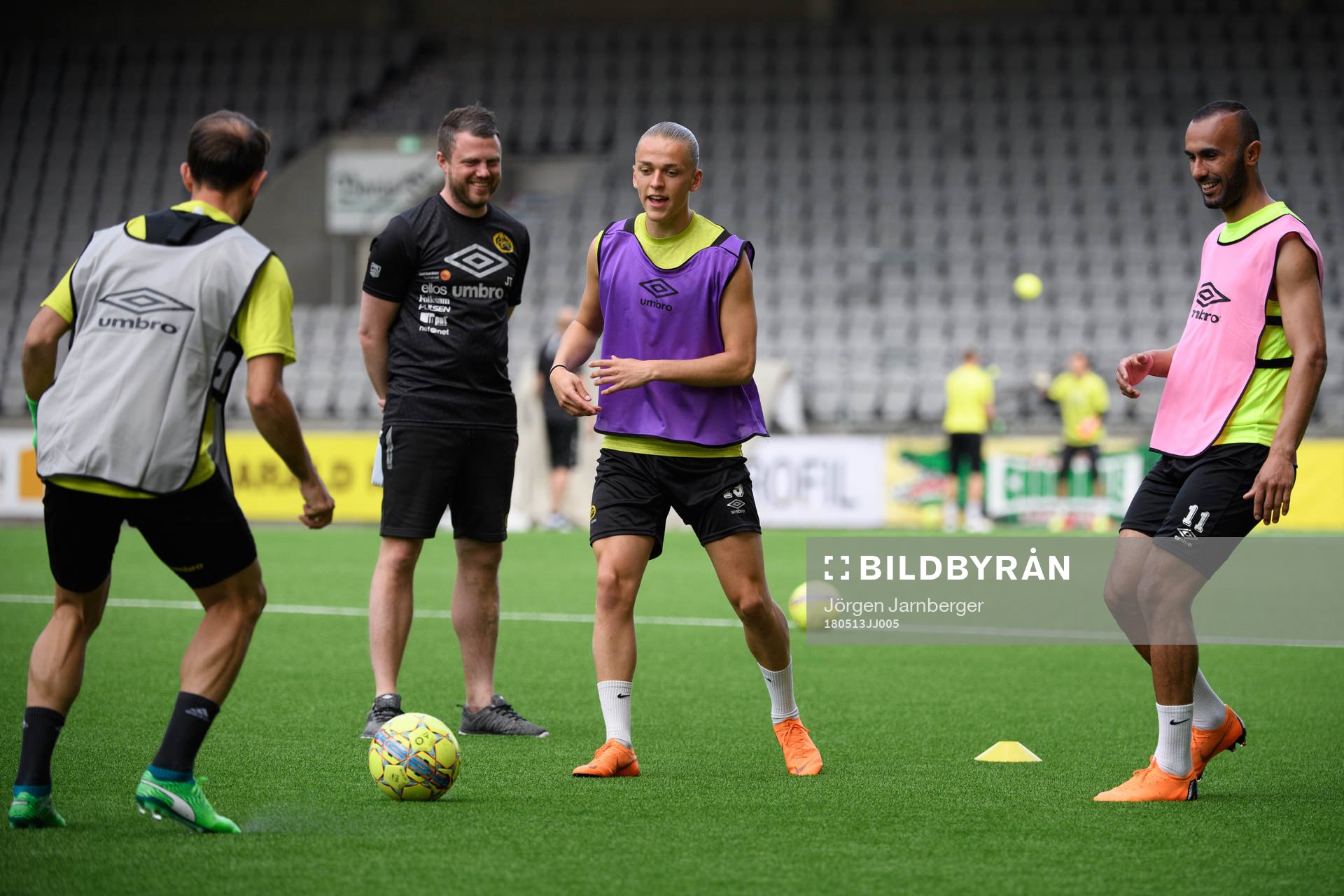 manager Jimmy Thelin här med Jesper Karlsson och Issam