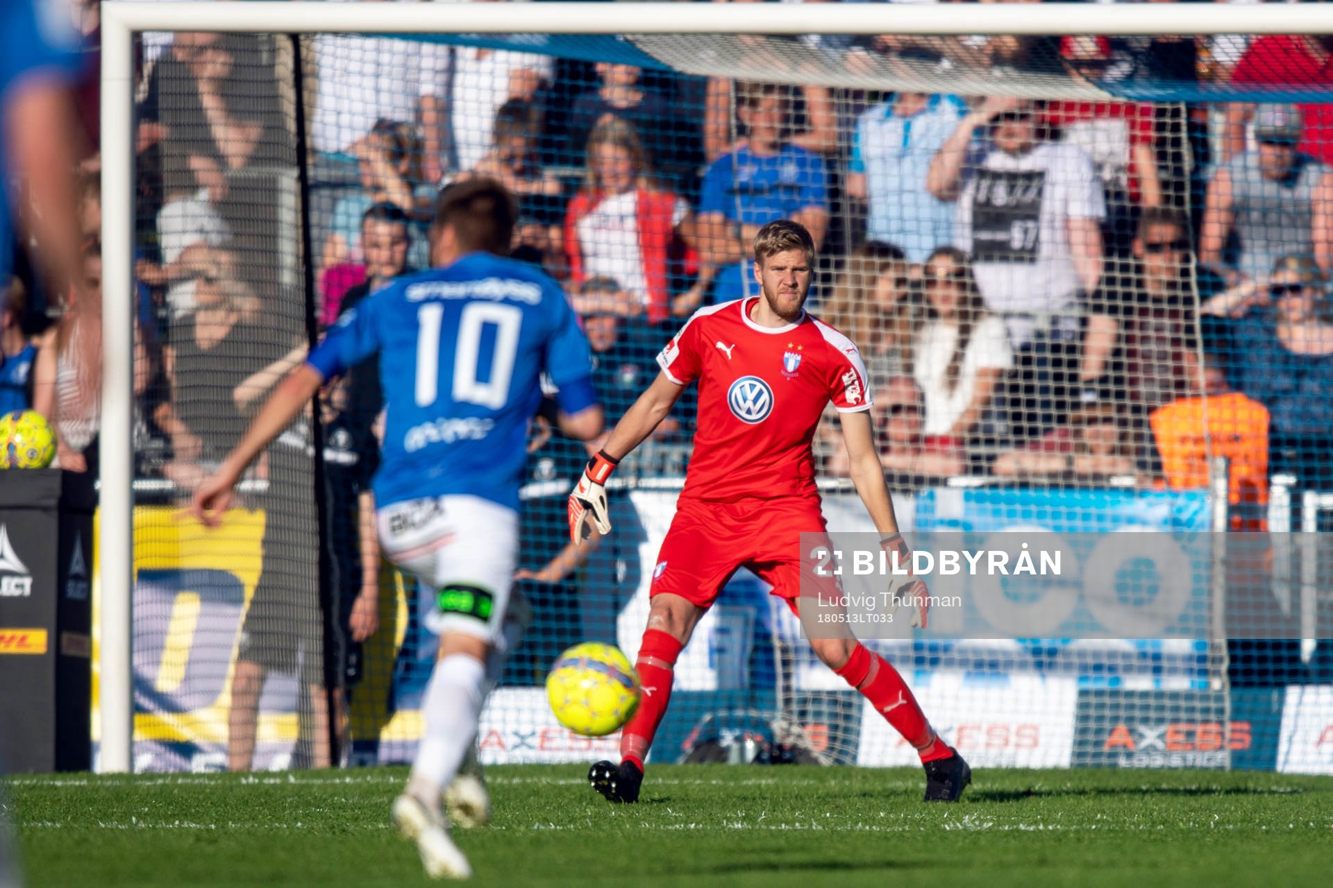 Malmö FFs målvakt Fredrik Andersson och Trelleborgs Zoran
