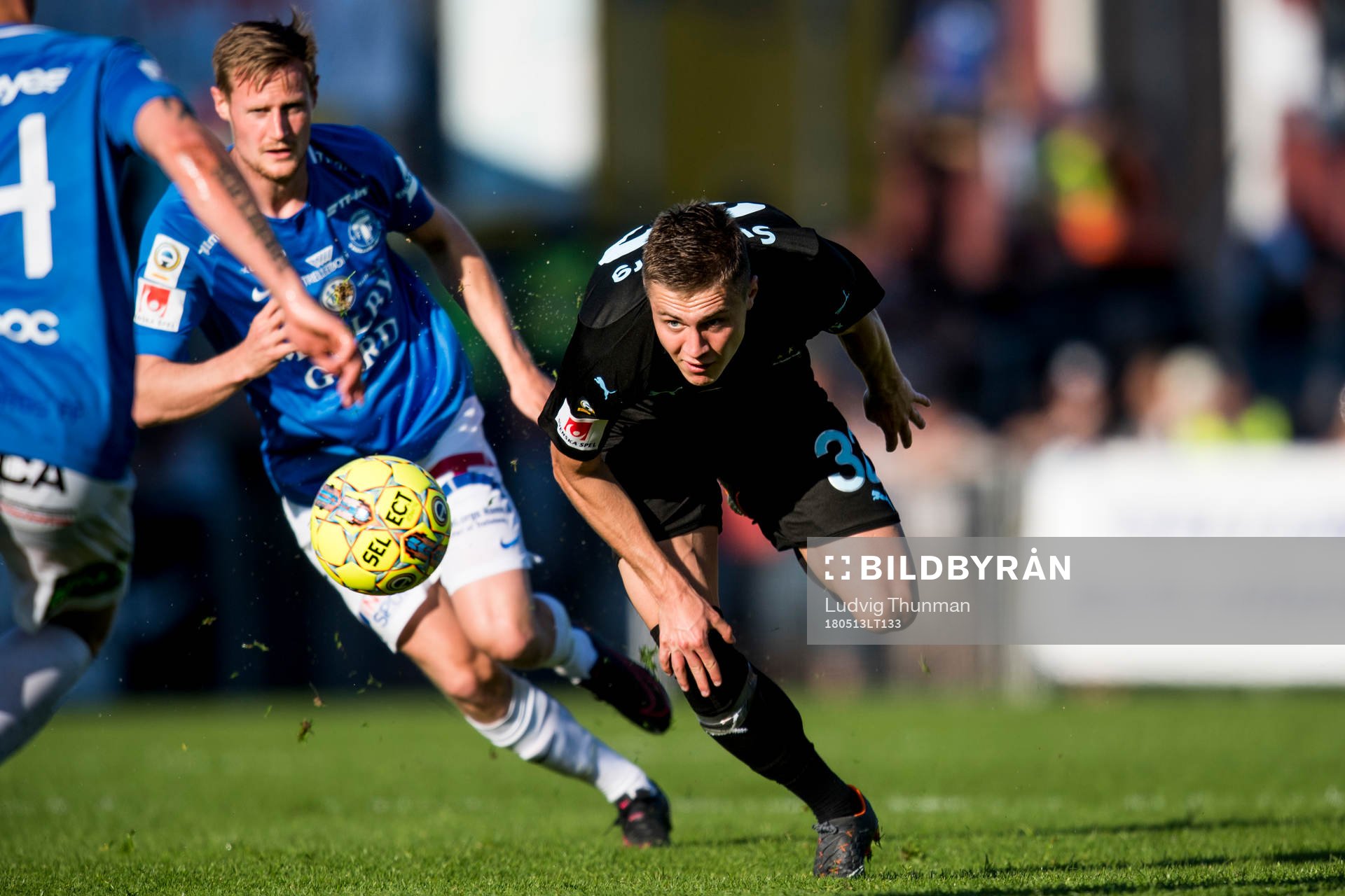 Trelleborgs Anton Tideman och Malmö FFs Mattias Svanberg