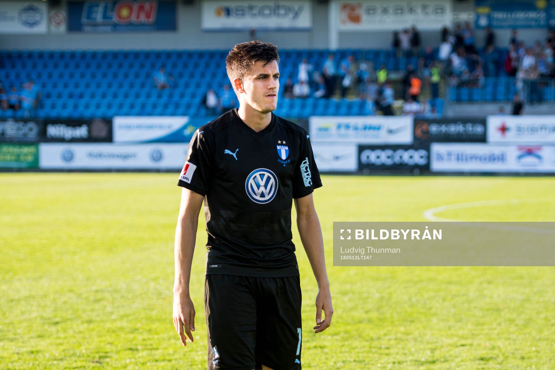 Malmö FFs Alexander Jeremejeff deppar