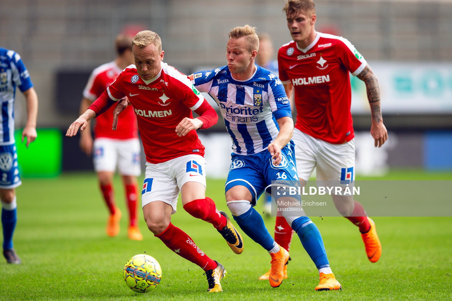 Norrköpings Gudmundur Thorarinsson och IFK Göteborgs