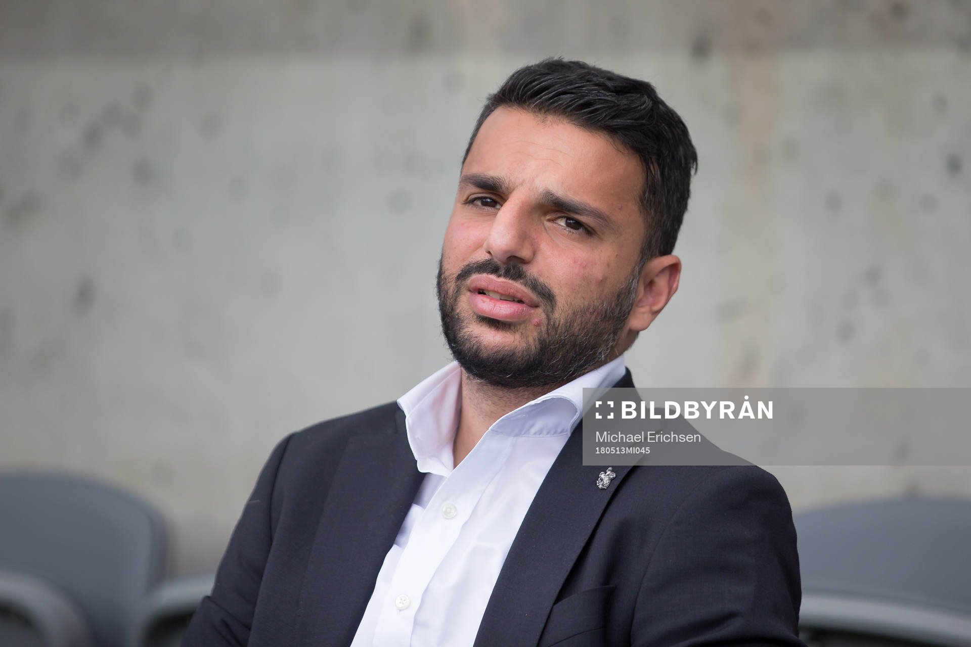IFK Göteborgs tränare Poya Asbaghi innan fotbollsmatchen