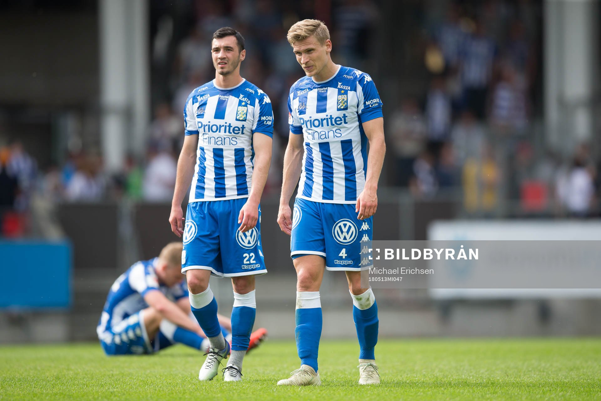 IFK Göteborgs Giorgi Kharaishvili och Carl Starfelt  deppar