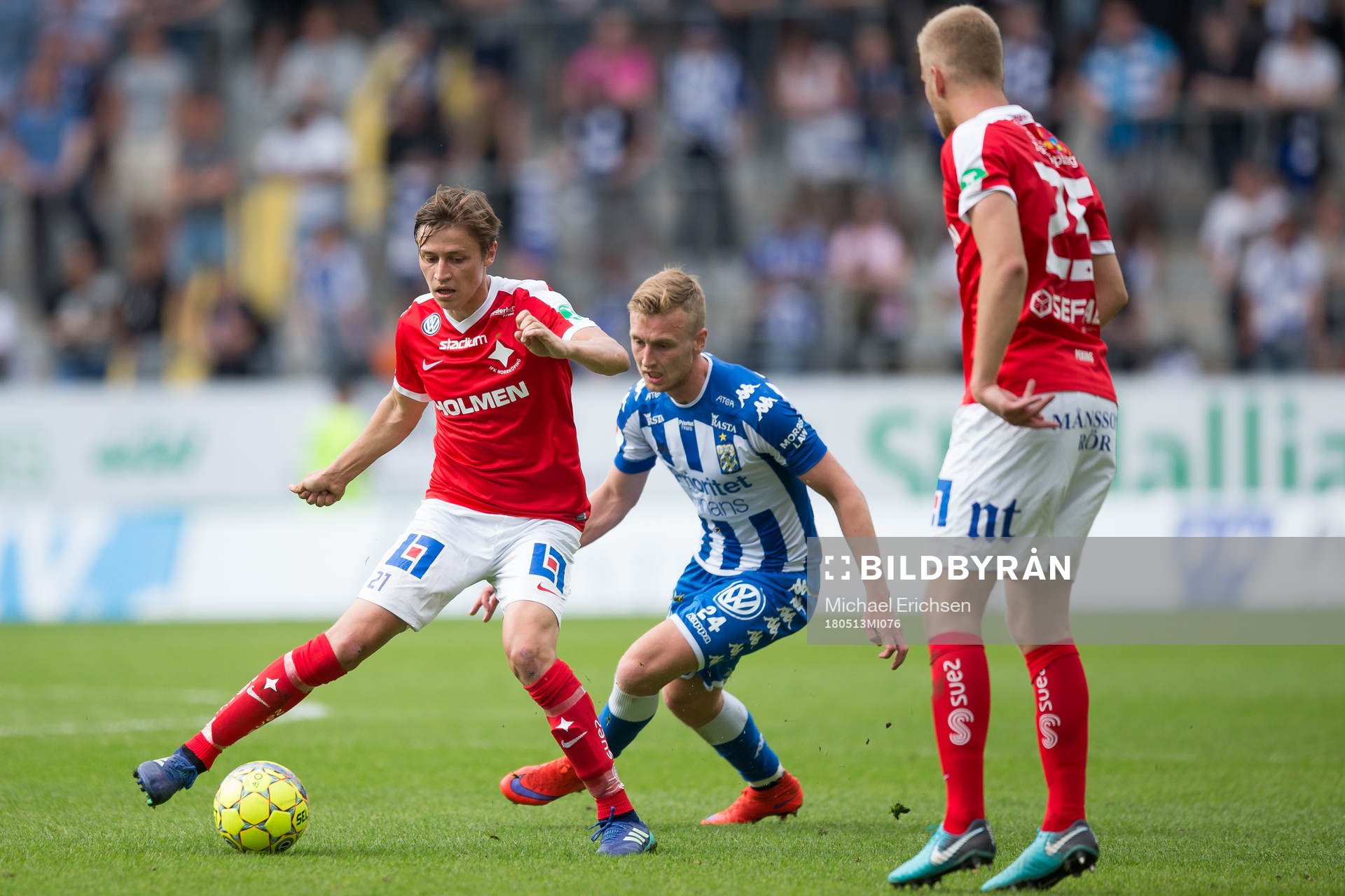 Norrköpings Simon Thern före IFK Göteborgs Sebastian