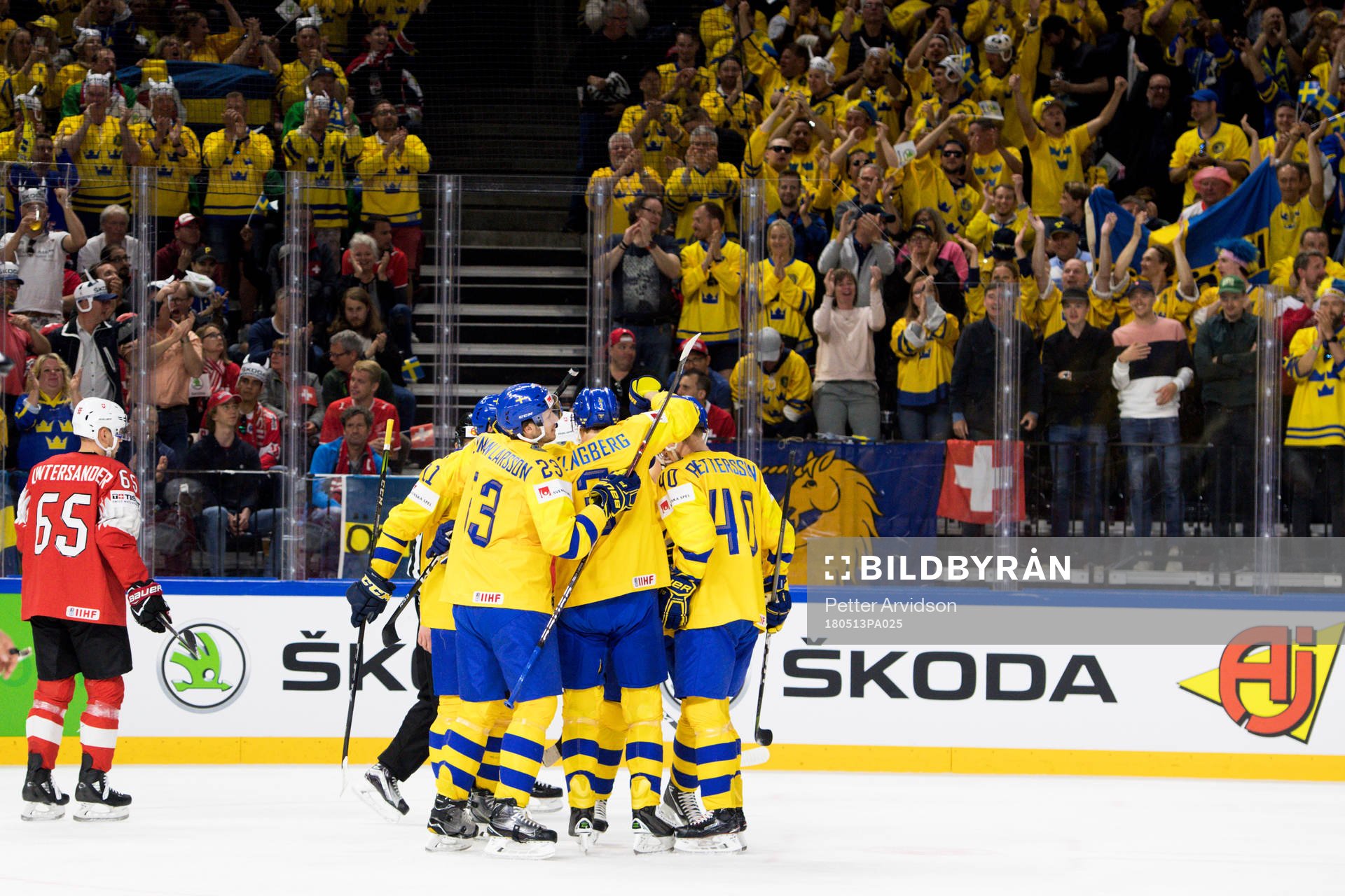 Sveriges Patric Hörnqvist jublar med lagkamrater