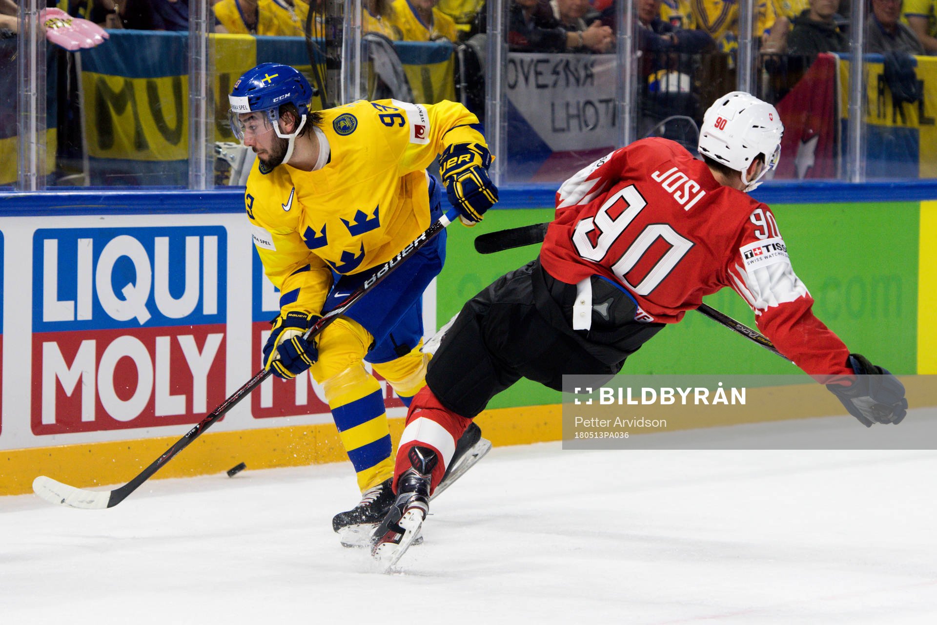 Sveriges Mika Zibanejad och Schweiz Joel Roman