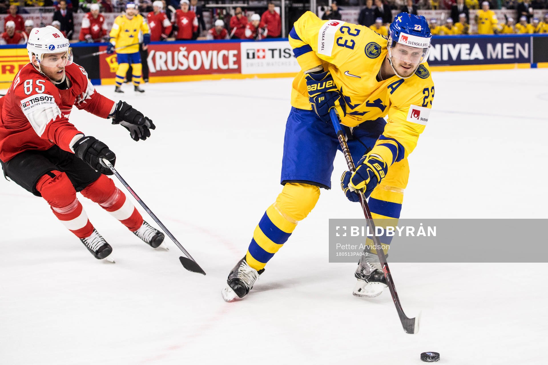 Sveriges Oliver Ekman Larsson och Schweiz Sven Andrighetto
