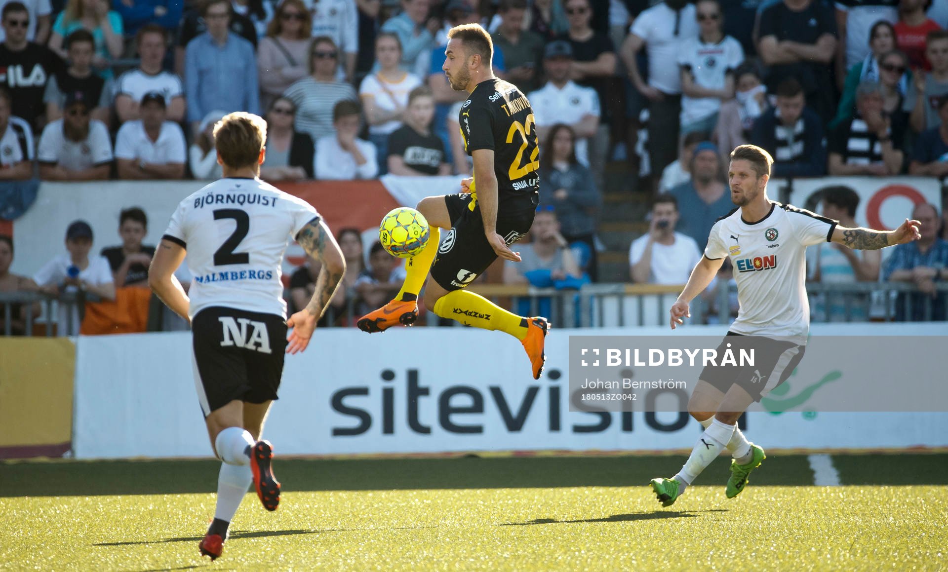 Hammarbys Muamer Tankovic och Örebros Martin Lorentzson
