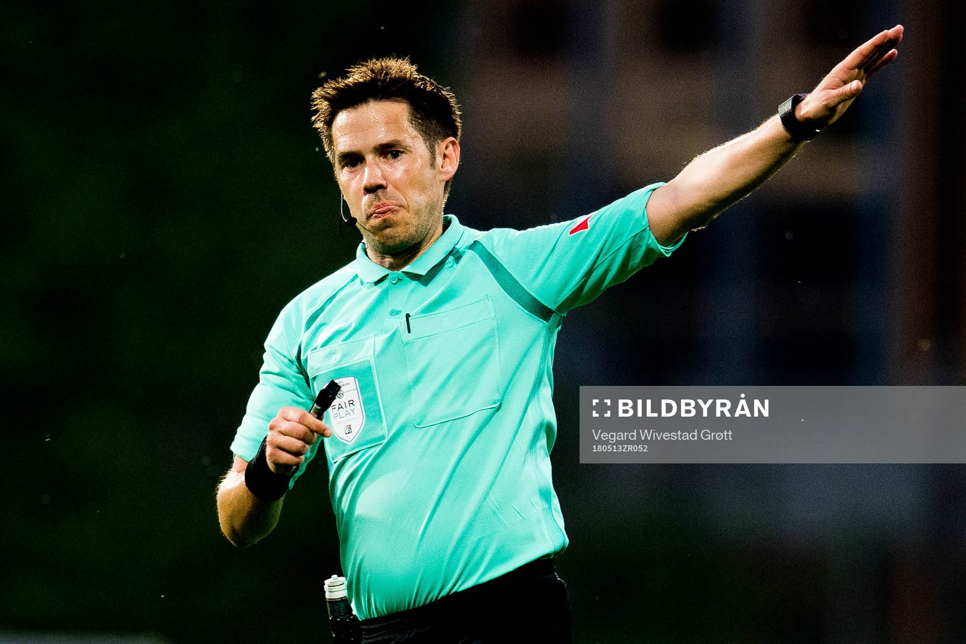 Referee Tom Harald Hagen