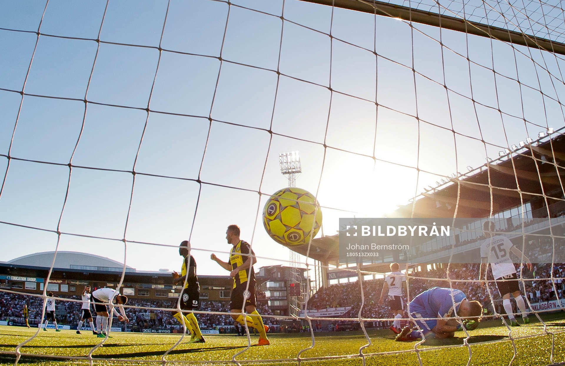 Örebros målvakt Oscar Jansson deppar vid Hammarbys Jiloan