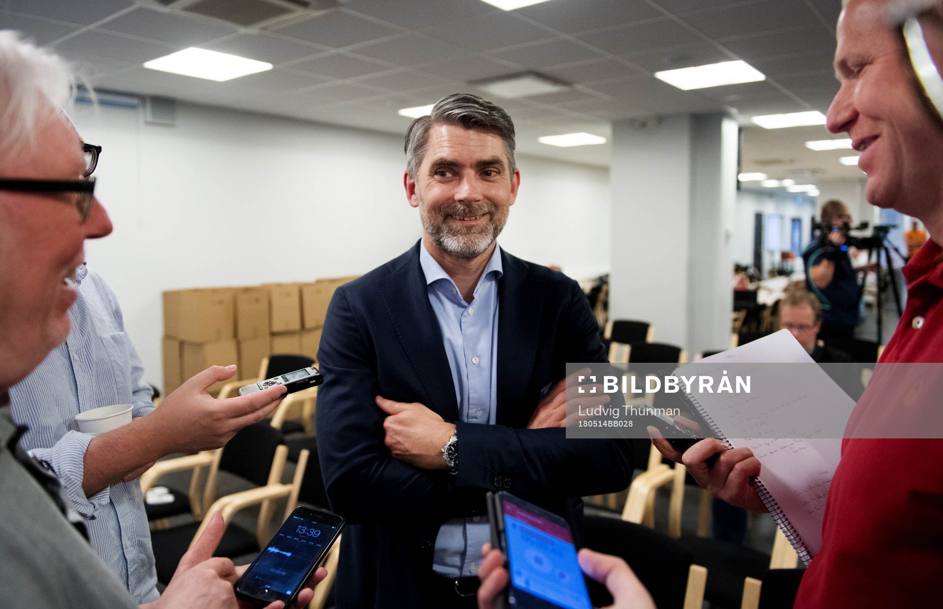 Daniel Andersson presenteras som ny tränare för Malmö FF och VD Niclas Carlnén intervjuas av media under en presskonferens den 14 maj 2018 i Malmö.