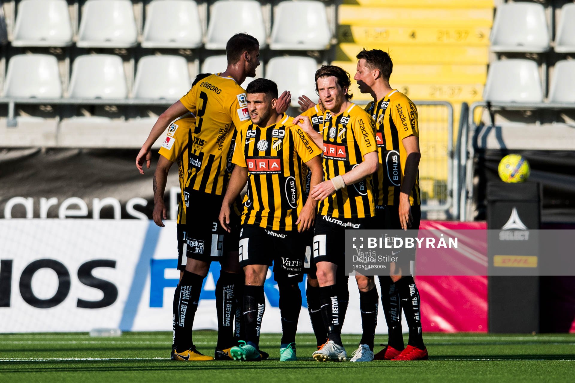 Häckens spelare jublar