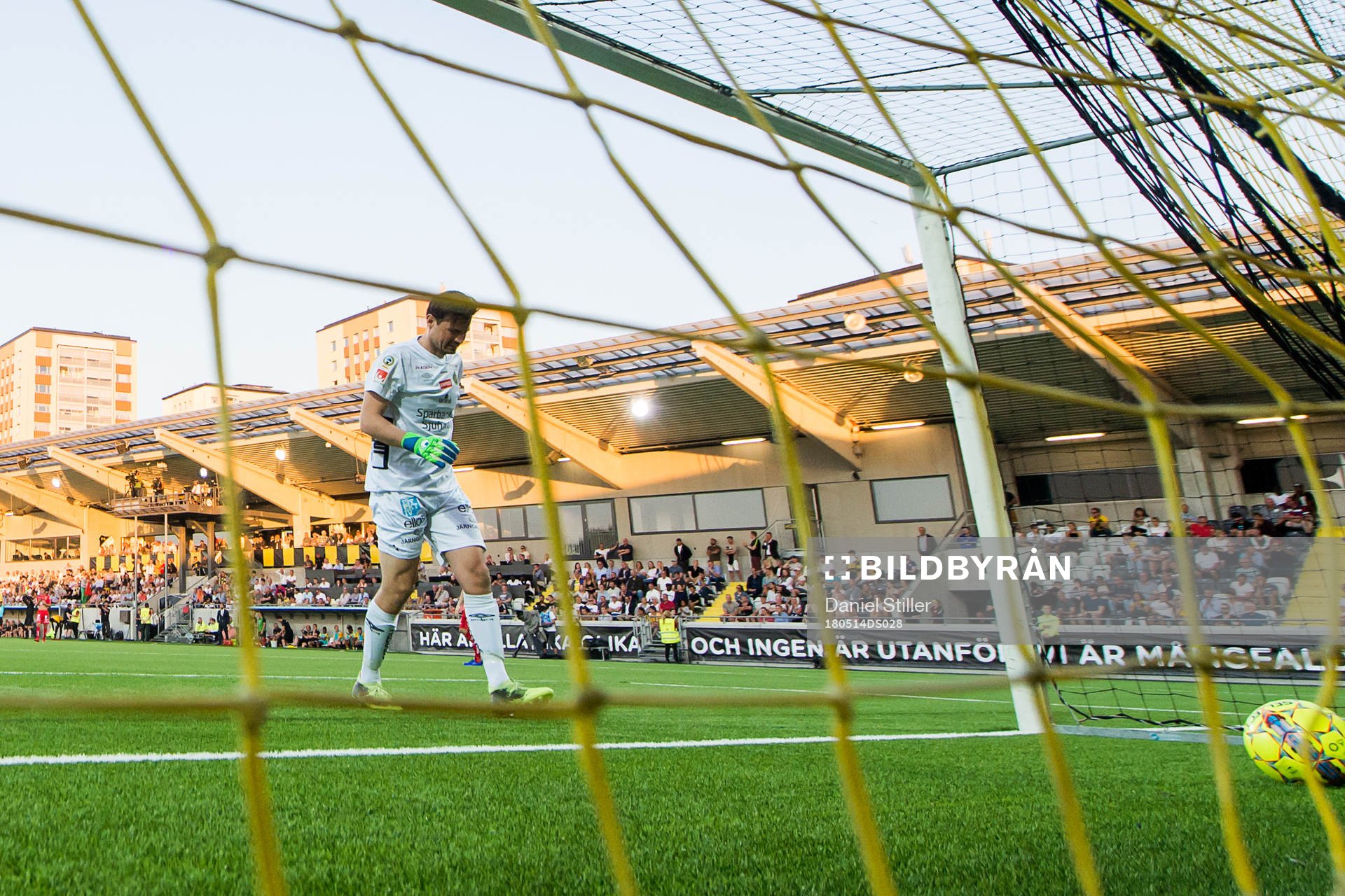Elfsborgs målvakt Kevin Stuhr Ellegaard deppar