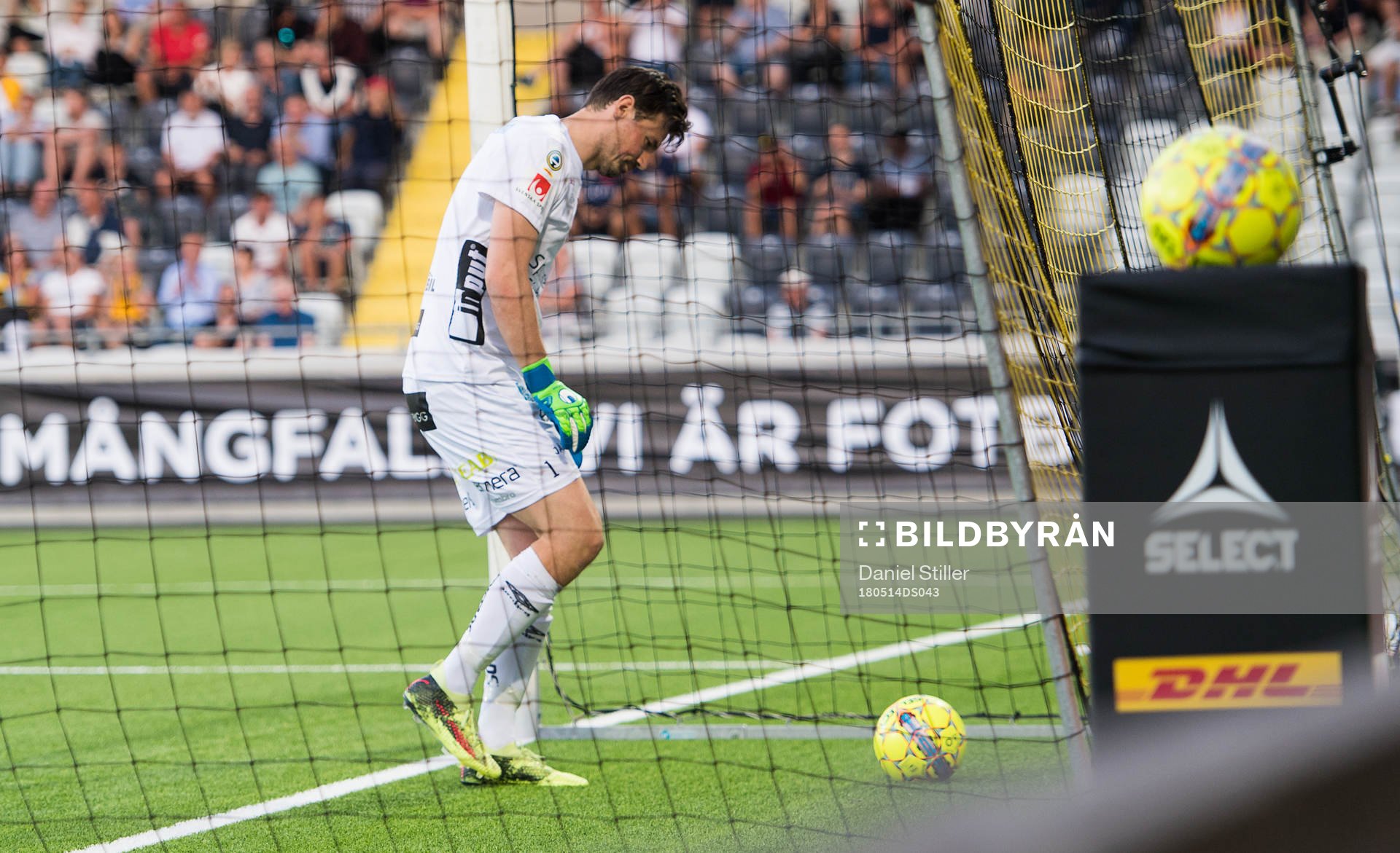 Elfsborgs målvakt Kevin Stuhr Ellegaard deppar