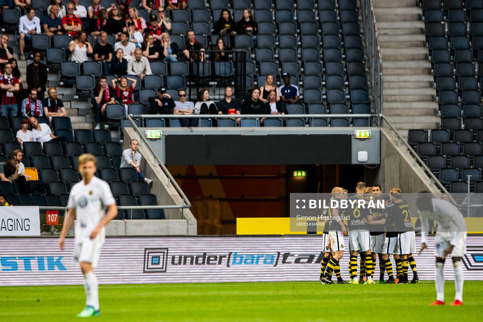 AIK:s spelare jublar efter 1-0 under fotbollsmatchen i Allsvenskan mellan AIK och Östersund den 14 maj 2018 i Stockholm.