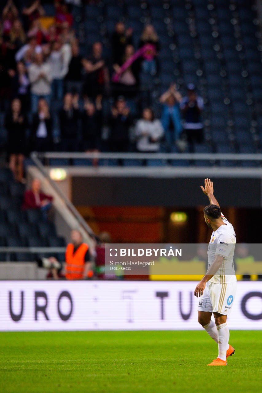Östersunds Saman Ghoddos jublar