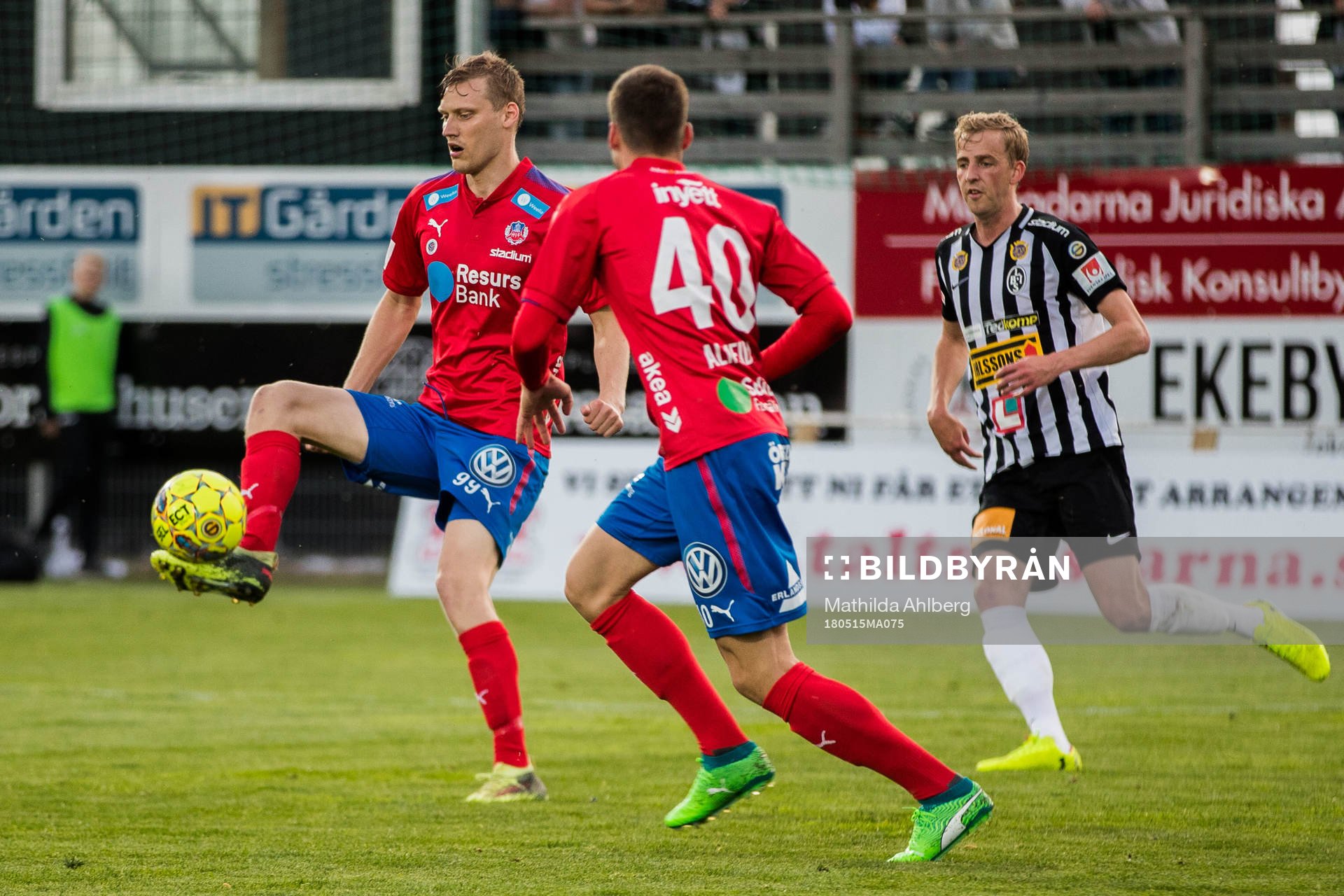 Helsingborgs Andri Runar Bjarnason och Landskronas Viktor