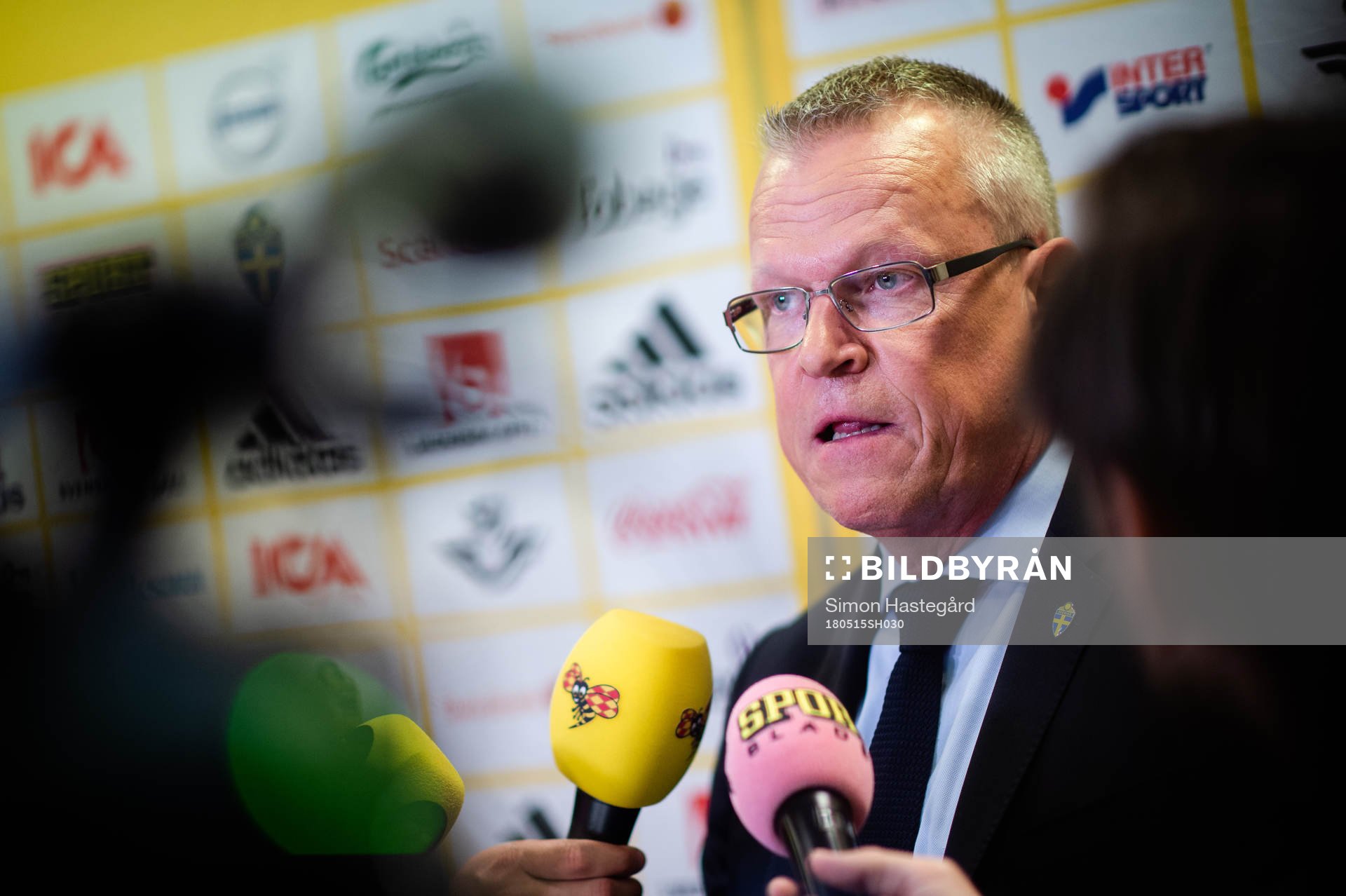 Sveriges förbundskapten Janne Andersson intervjuas av media under en presskonferens anordnad av svenska fotbollförbundet den 15 maj 2018 i Stockholm.