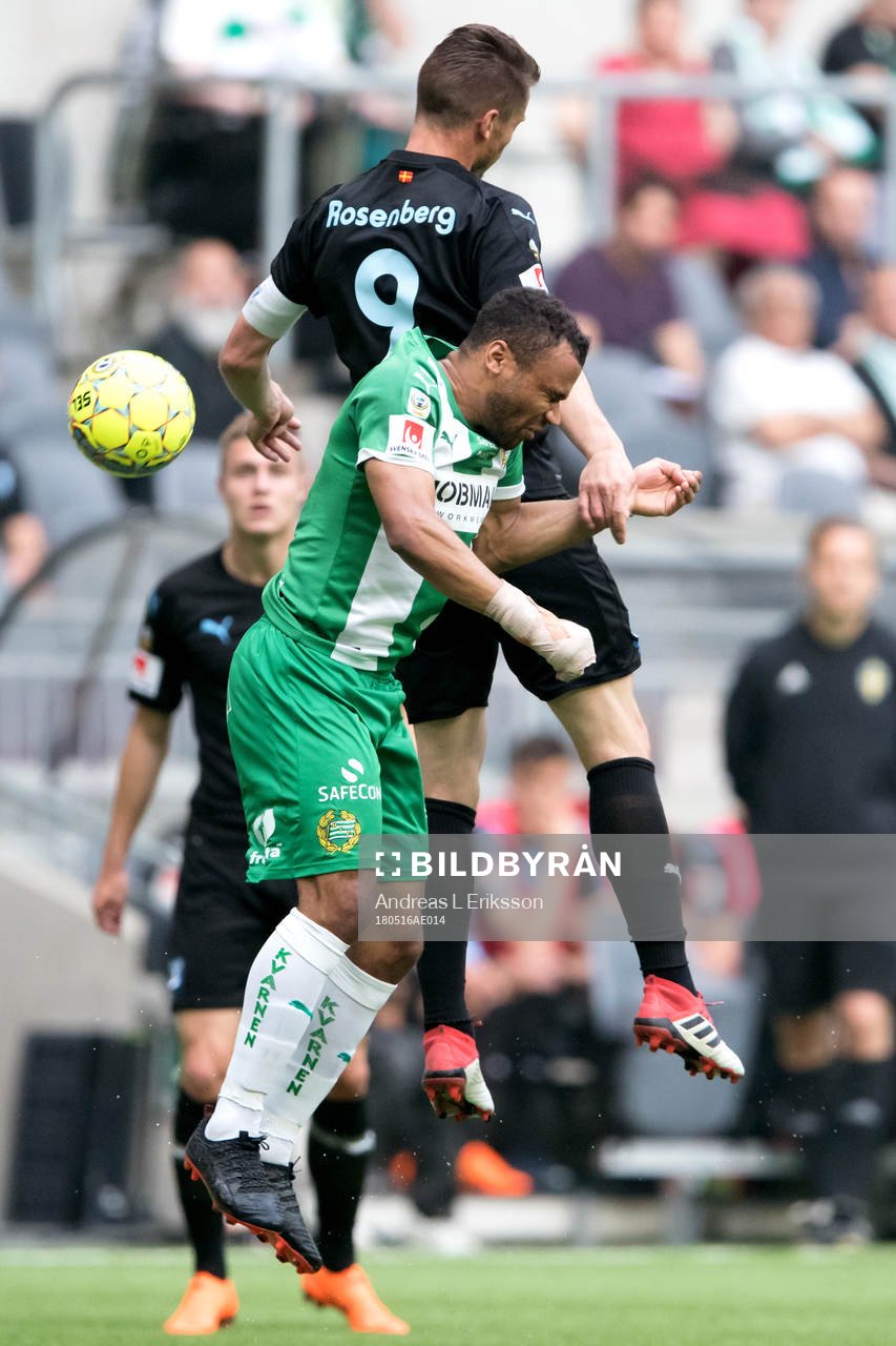 Hammarbys Serge-Junior Martinsson Ngouali i nickduell med
