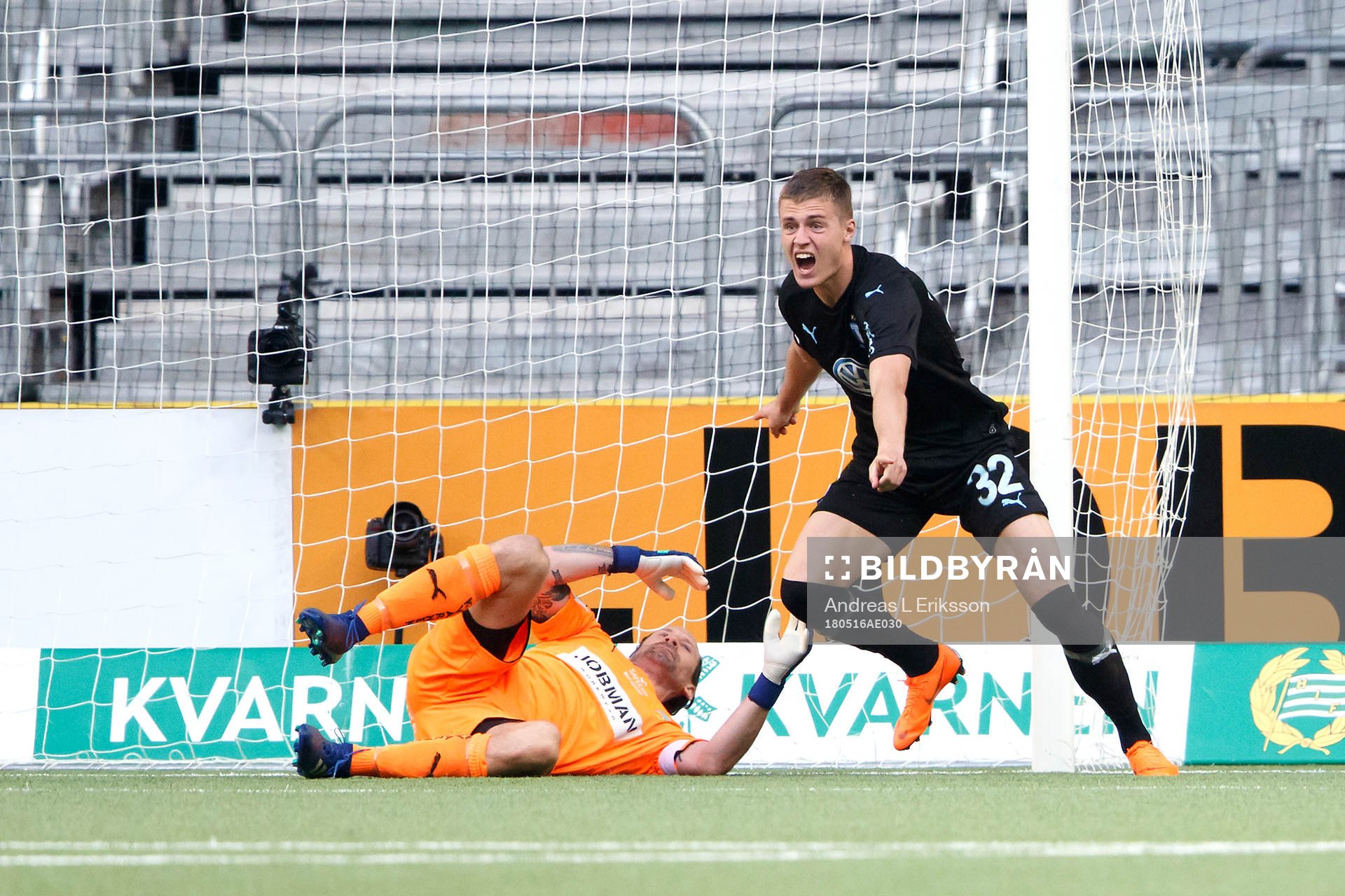 Malmö FFs Mattias Svanberg jublar