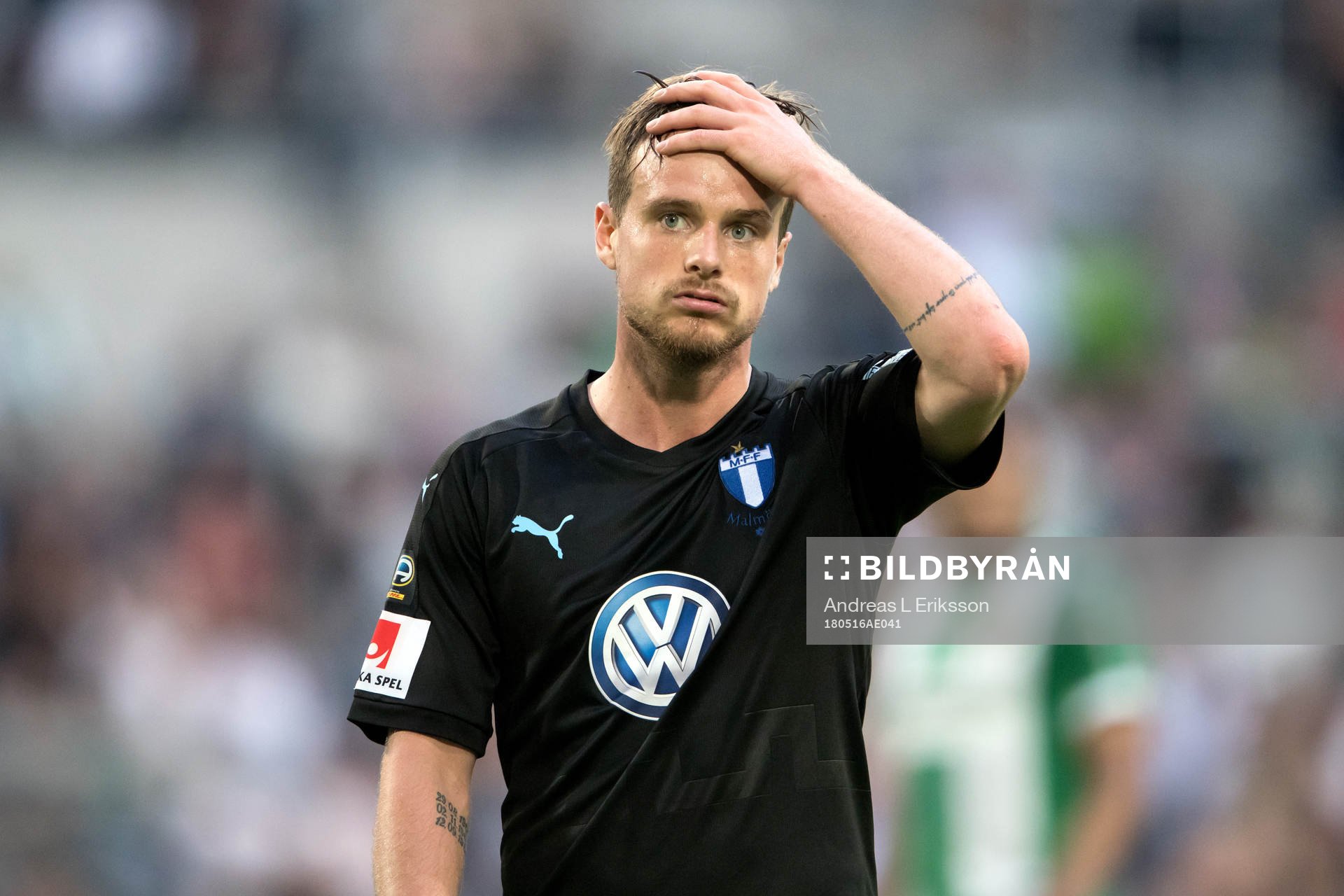 Malmö FFs Eric Larsson deppar