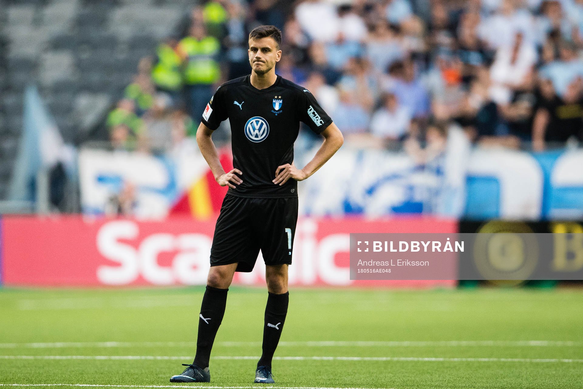 Malmö FFs Alexander Jeremejeff deppar
