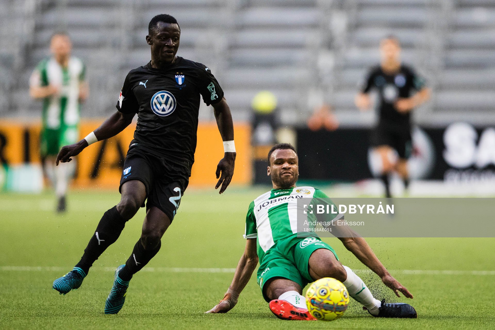 Malmö FFs Bonke Innocent och Hammarbys Serge-Junior